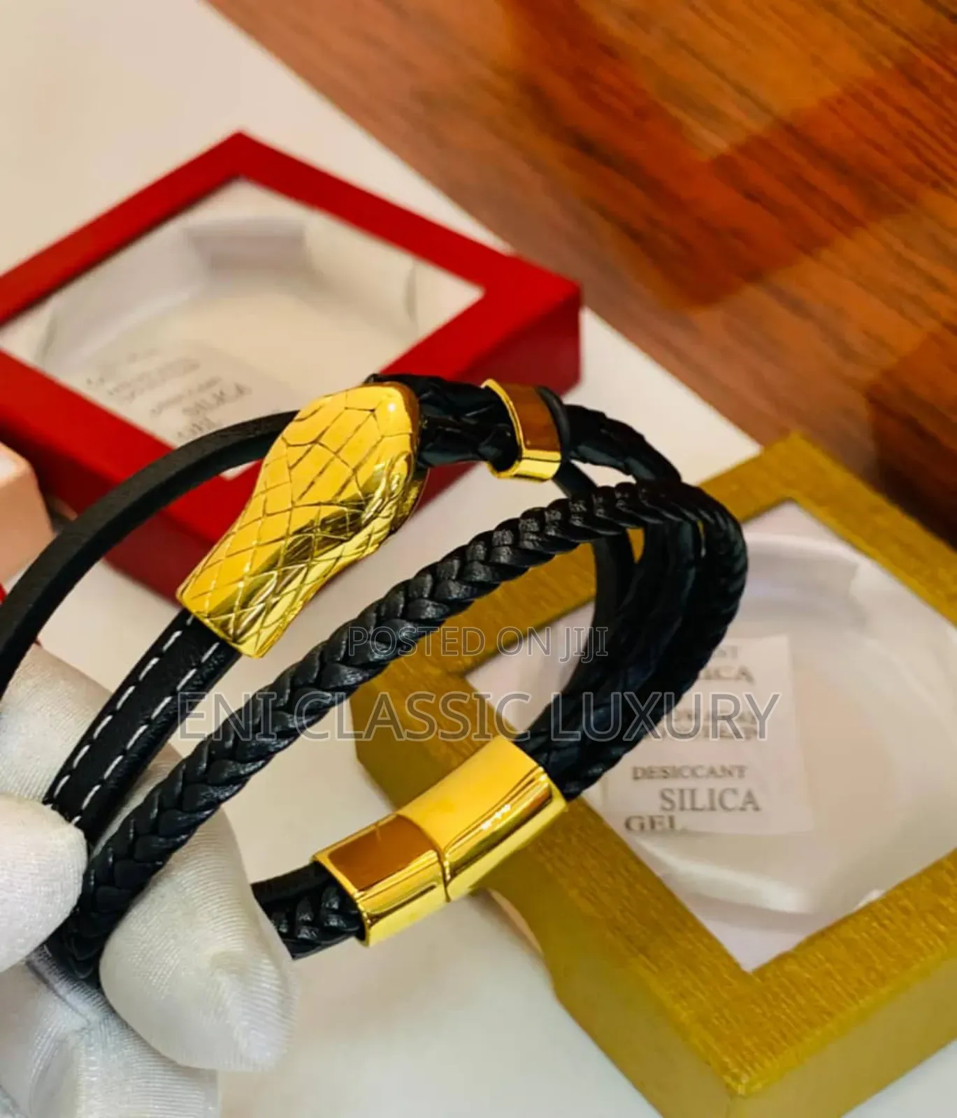 Best Quality Luxury Bracelets Well Banded Package