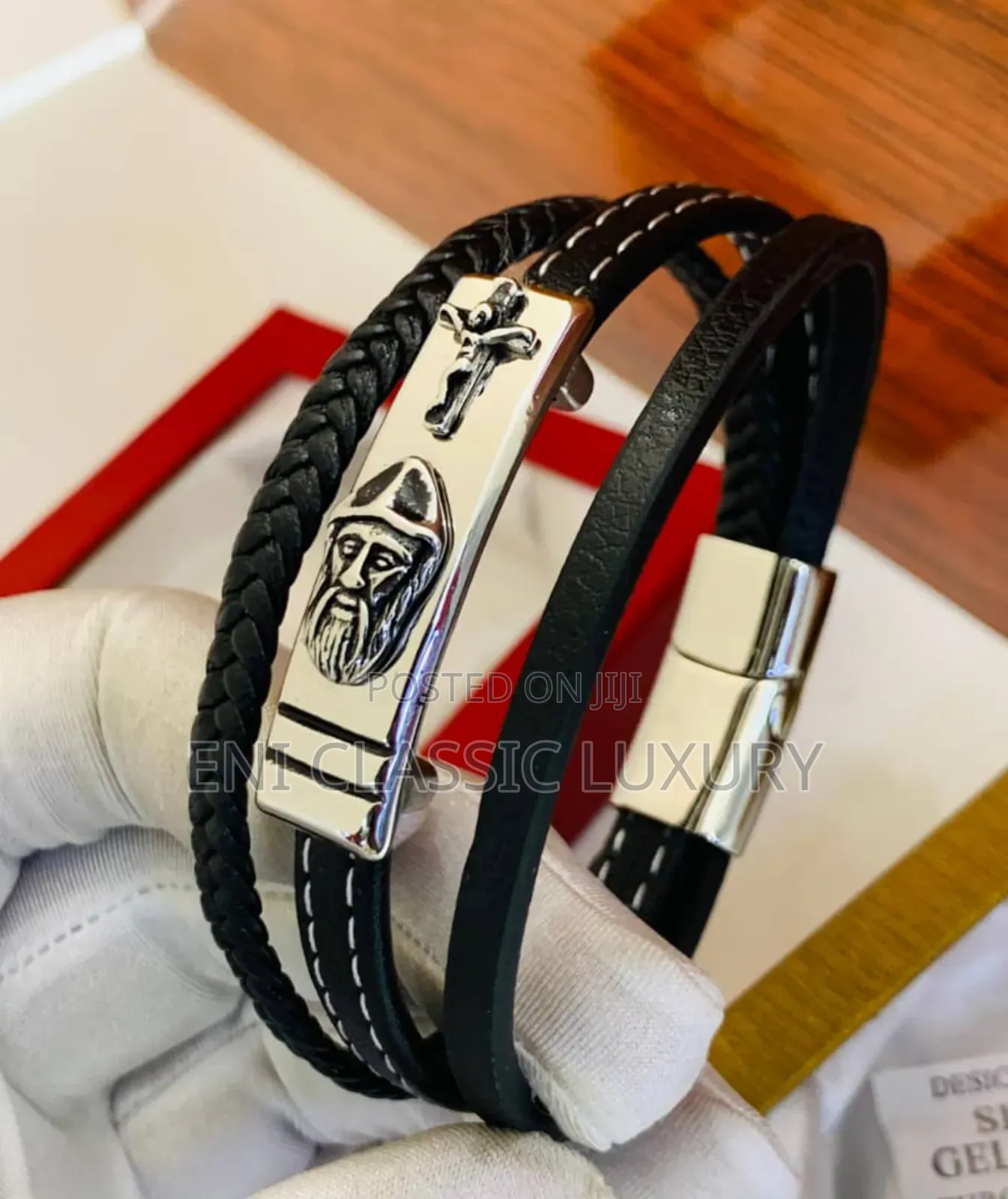 Best Quality Luxury Bracelets Well Banded Package