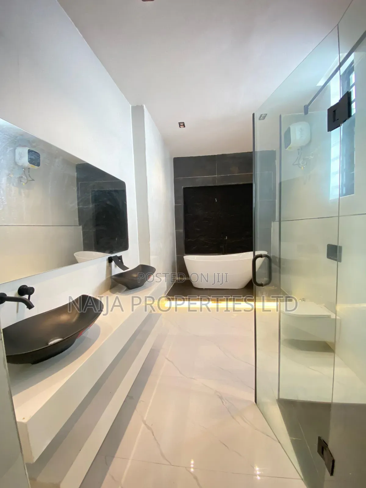 5bdrm Duplex in Lekki Phase 1 for sale
