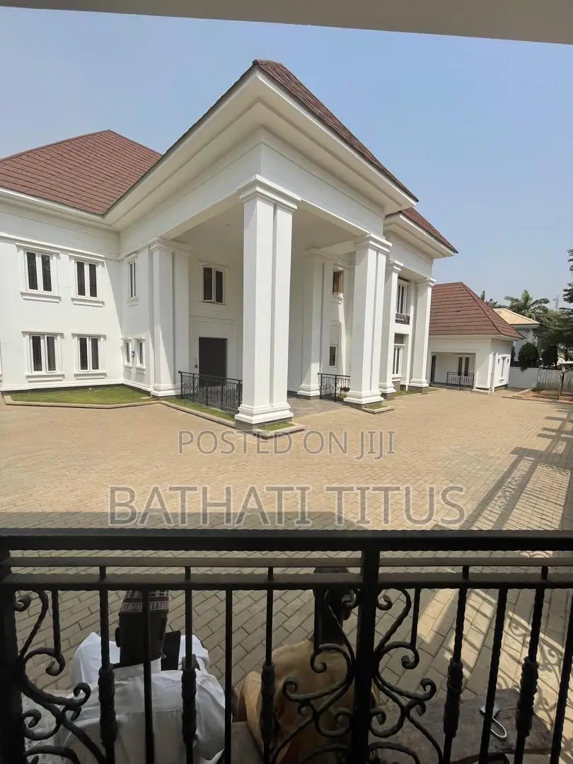 7bdrm Duplex in Jabi for sale