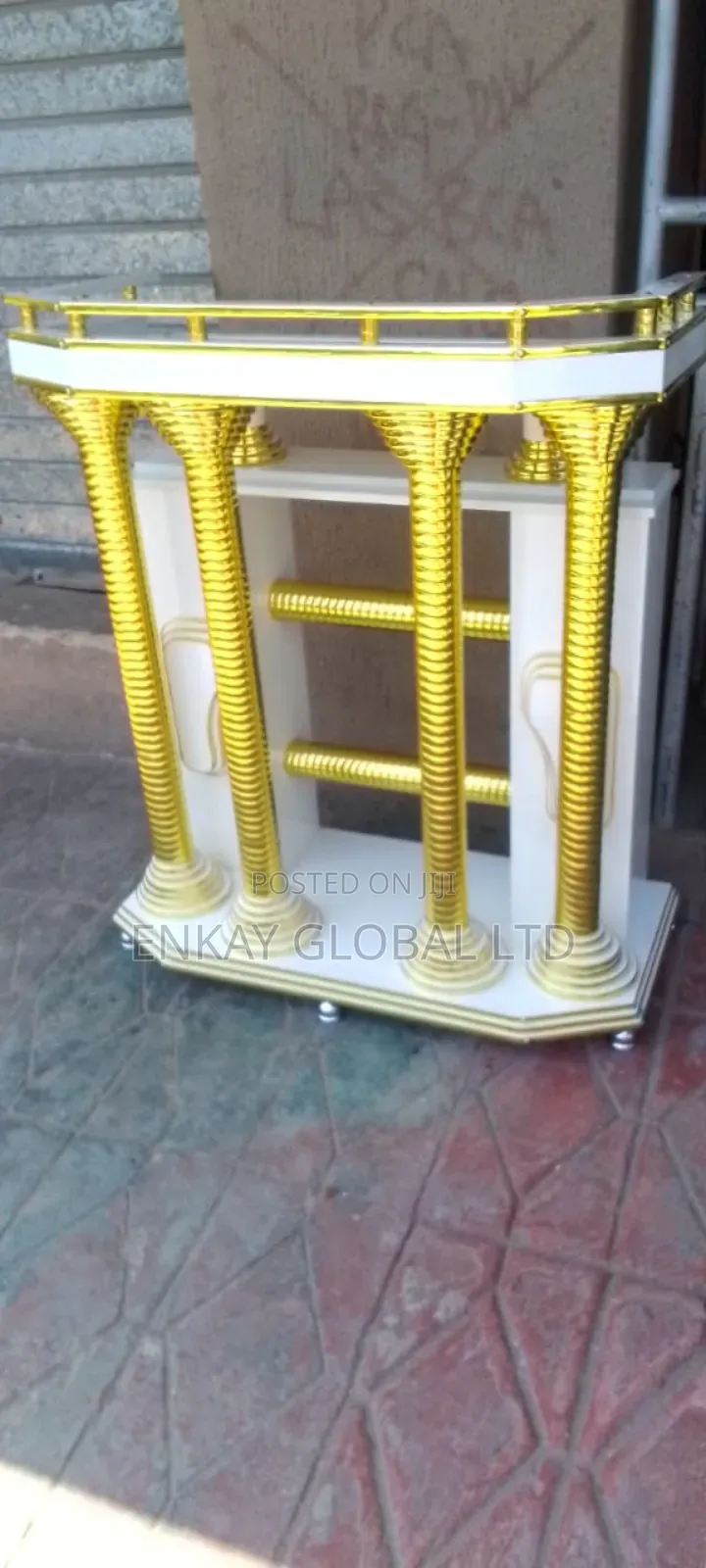 Quality Modern Sample Pulpit With Flower Vase