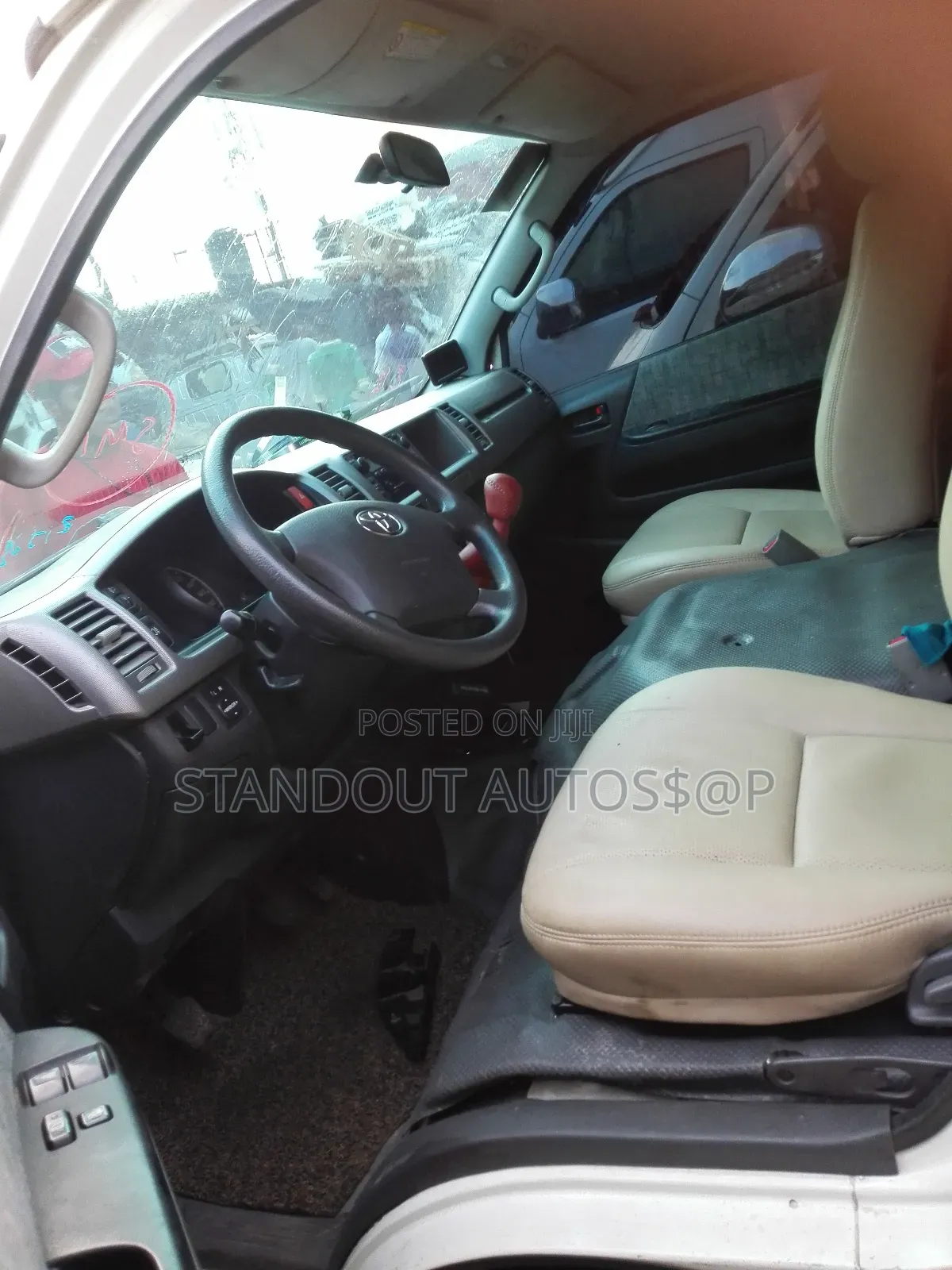 Toyota HiAce 2018 White