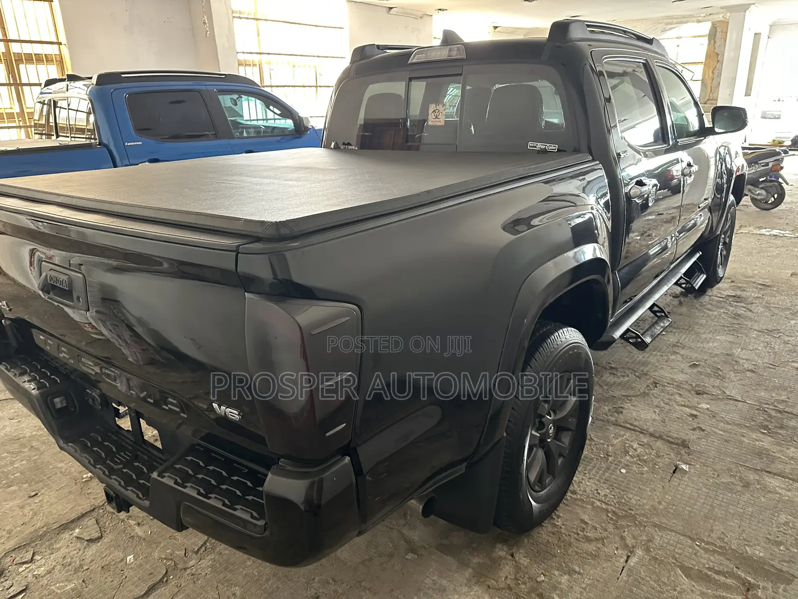 Toyota Tacoma SR5 Double Cab 6' Bed V6 AT 2023 Black