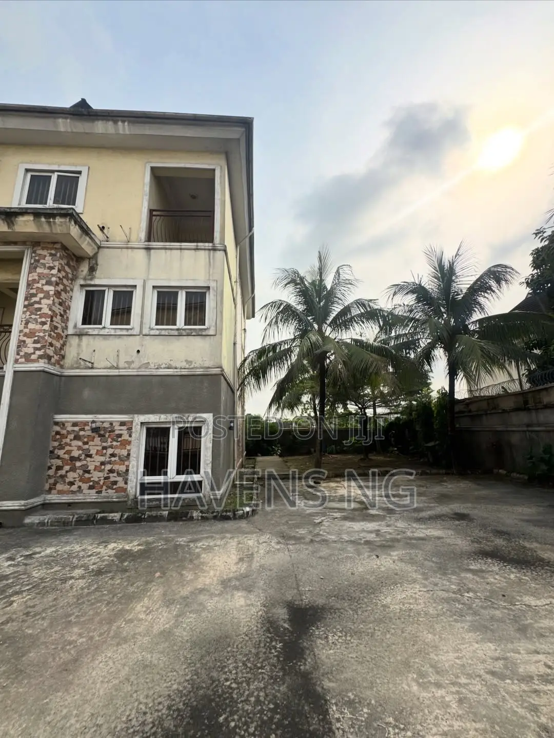 20bdrm Townhouse/Terrace in GRA Phase 1 / Port-Harcourt for sale