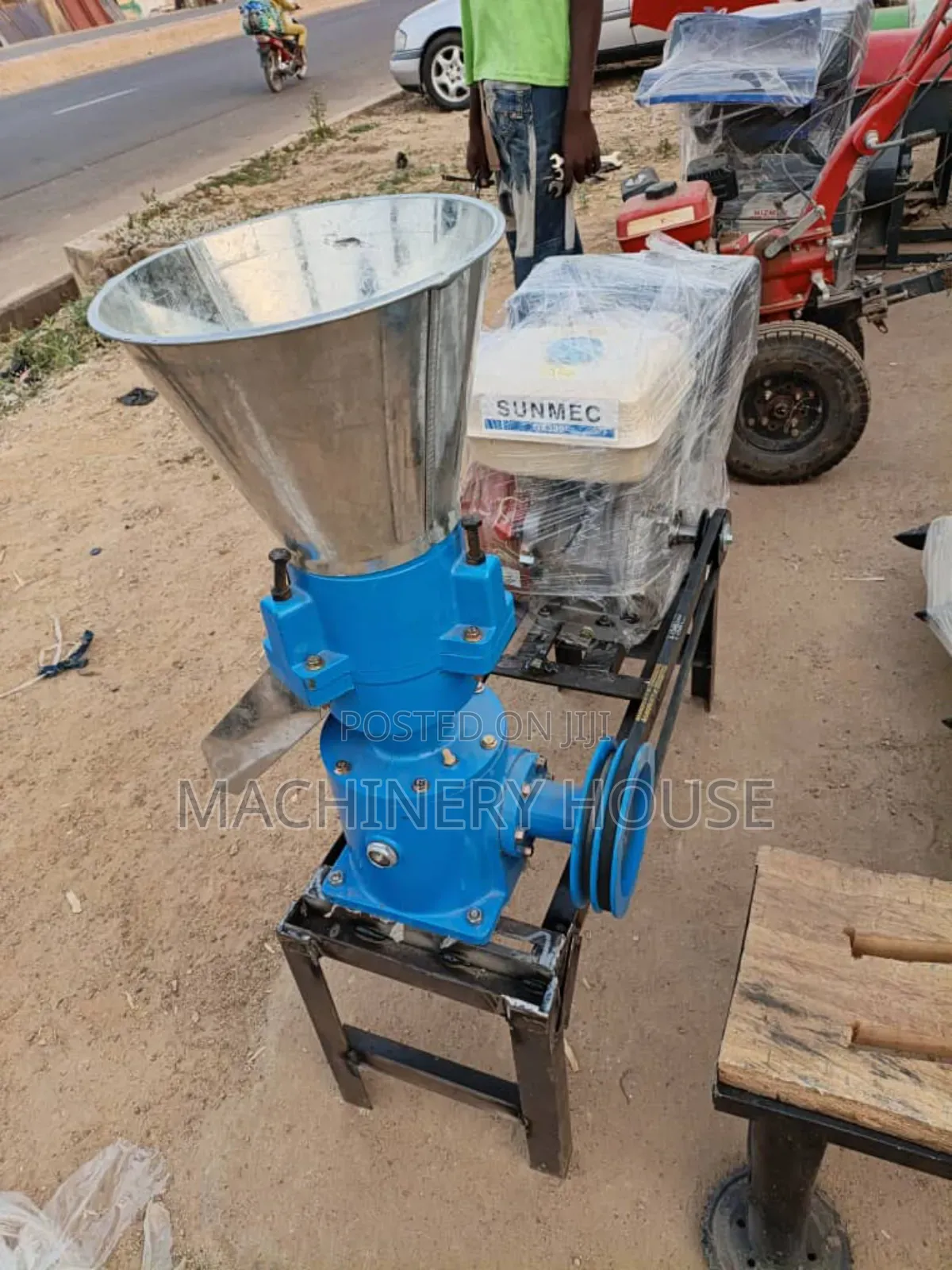 Pelletizing Machines 3 Rollers 13 Horsepower Petrol Engine