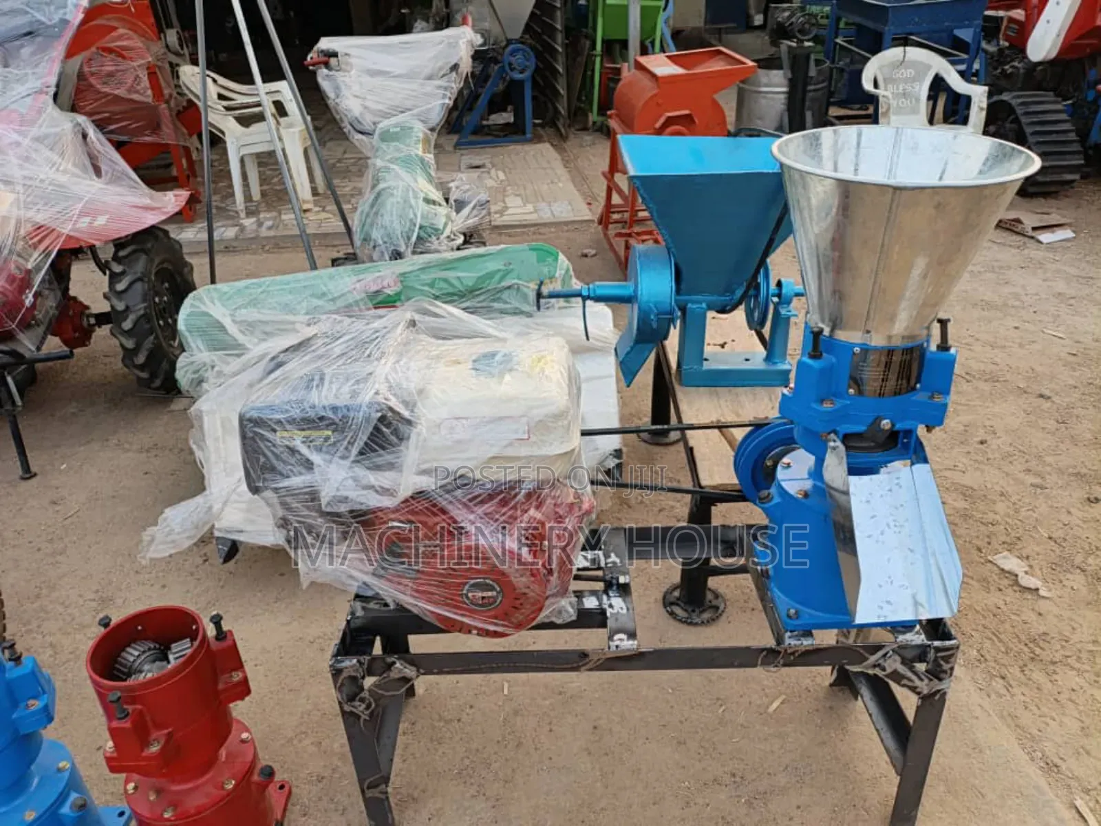 Pelletizing Machines 3 Rollers 13 Horsepower Petrol Engine