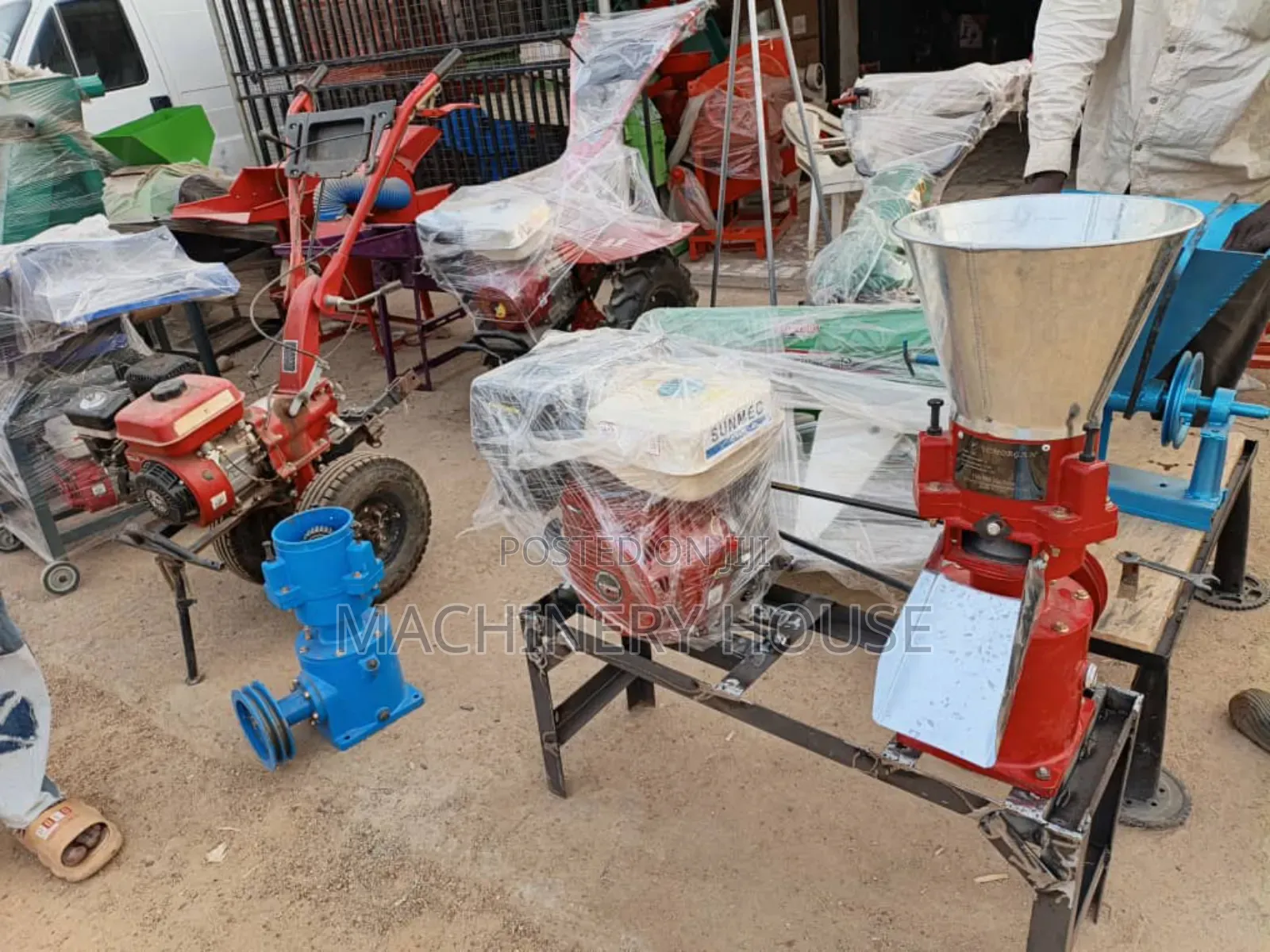 Pelletizing Machines 3 Rollers 13 Horsepower Petrol Engine