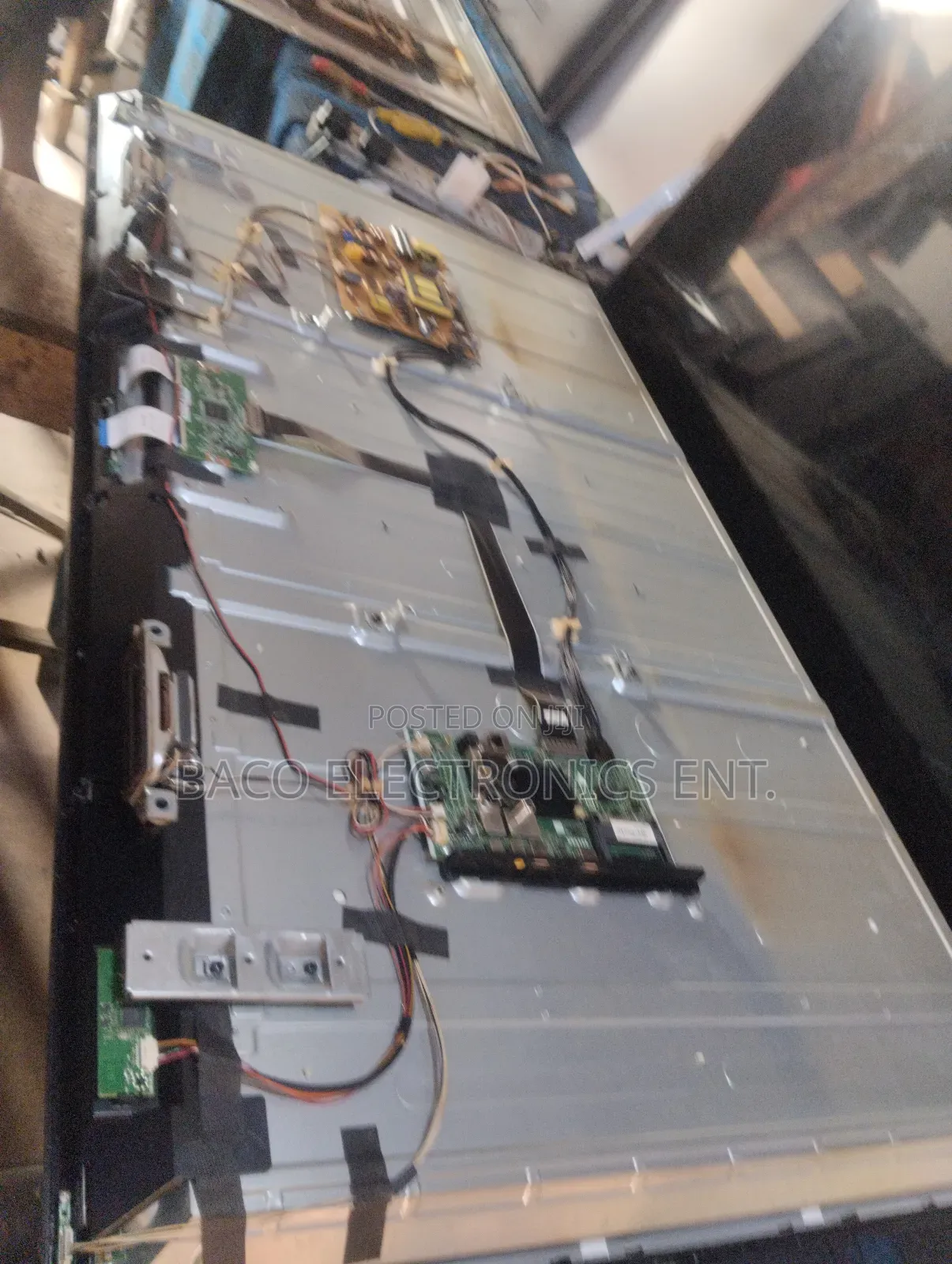 * 50 Inches Samsung Full Smart Tv Screen Fault
