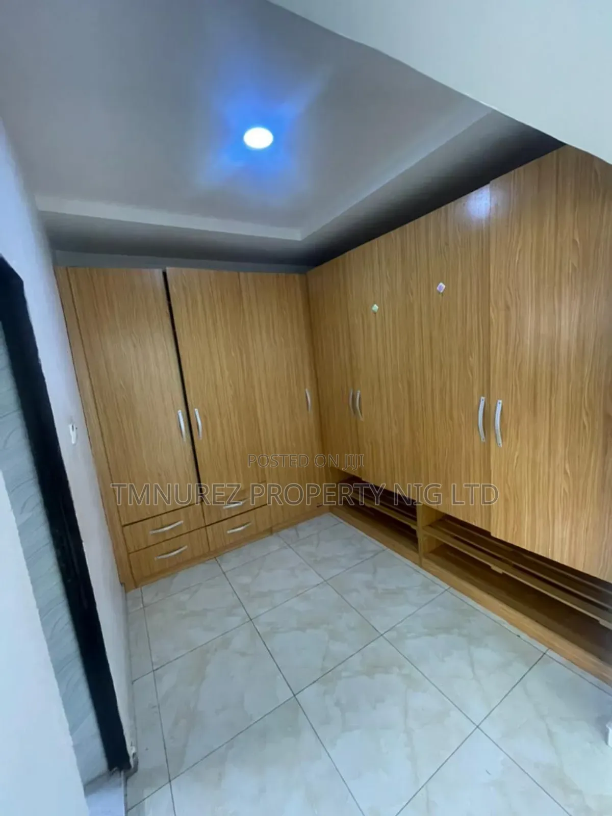 4bdrm Duplex in Paradise 3, Chevron for rent