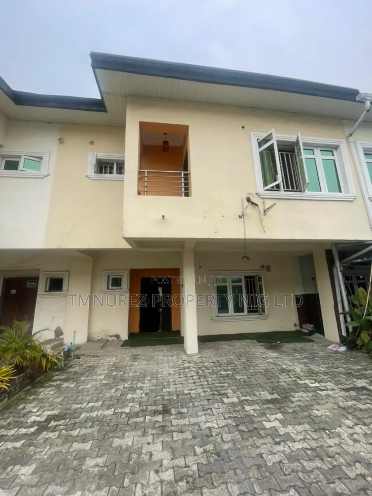 4bdrm Duplex in Paradise 3, Chevron for rent