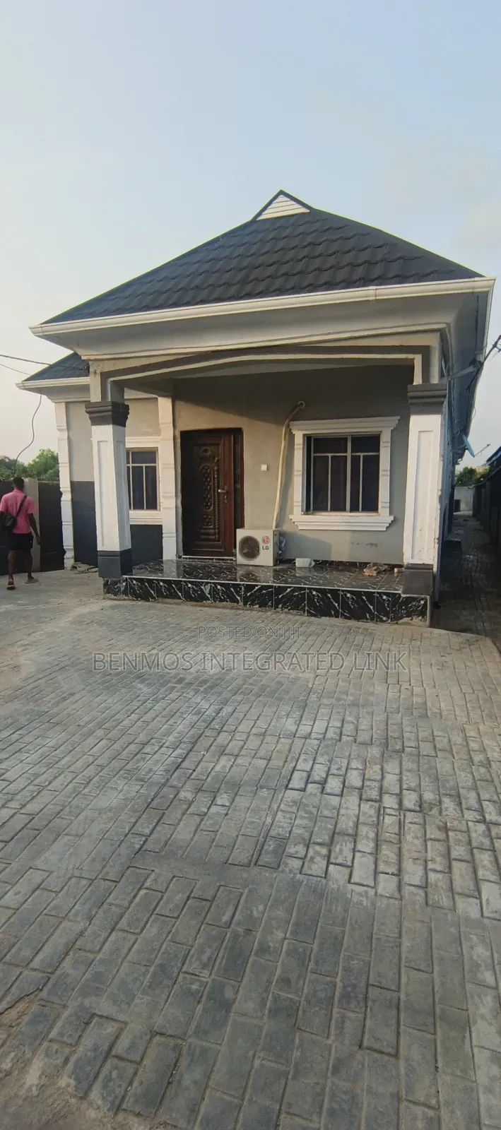 Furnished 5bdrm House in Macaulay, Ikorodu for sale