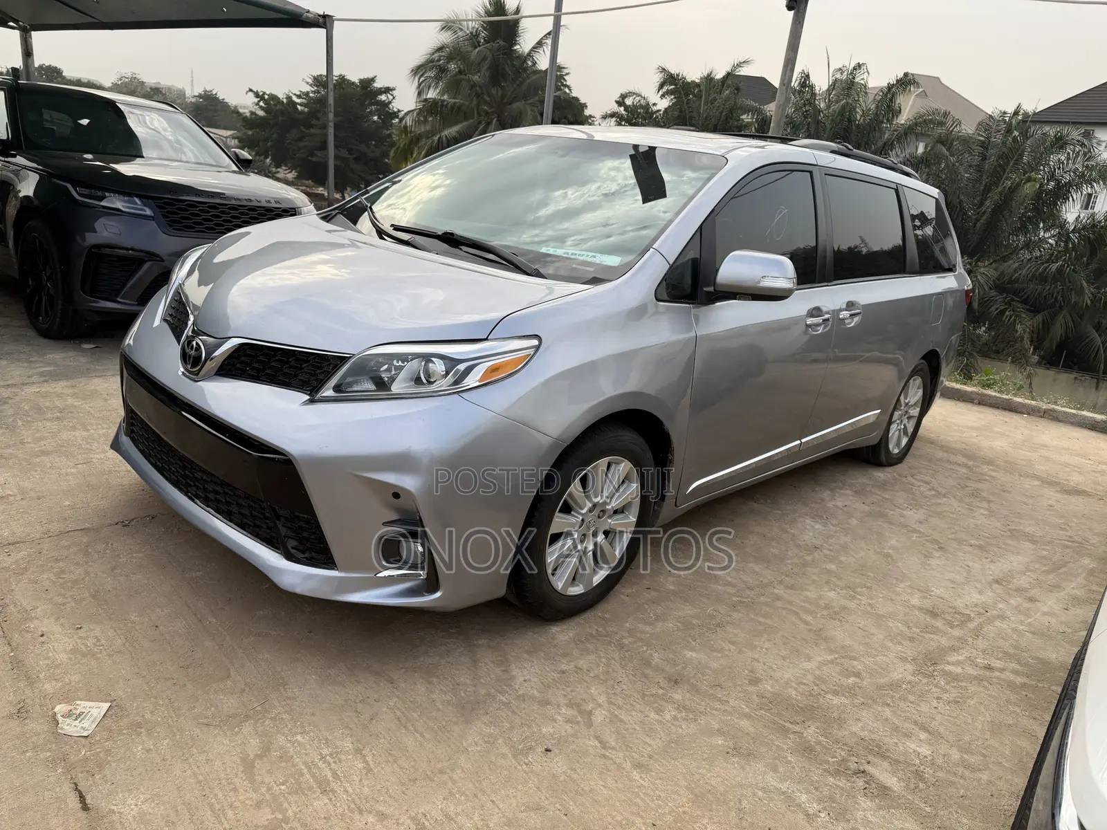 Toyota Sienna Limited Premium 7 Passenger (3.5L 6cyl 8A) 2017 Silver