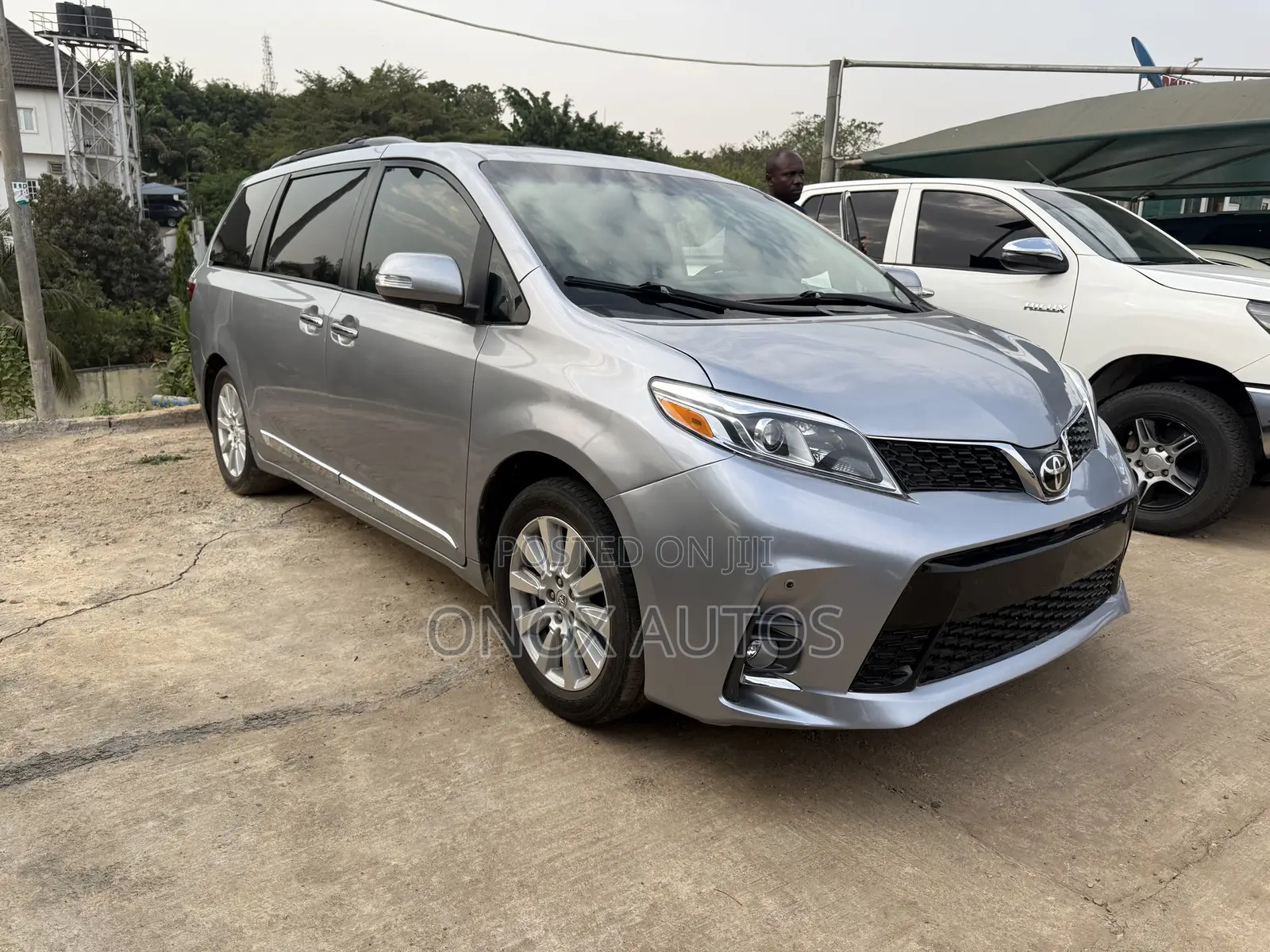 Toyota Sienna Limited Premium 7 Passenger (3.5L 6cyl 8A) 2017 Silver