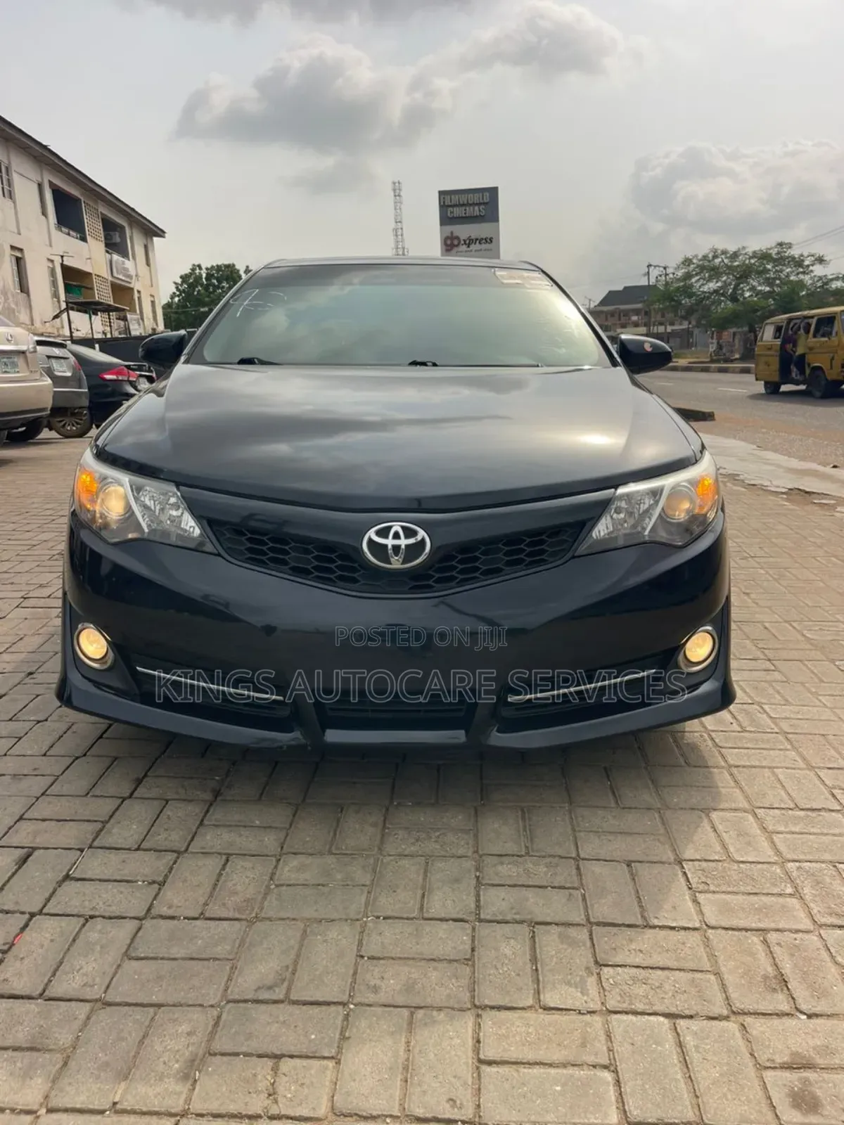 Toyota Camry SE 4dr Sedan (2.5L 4cyl 6A) 2013 Black