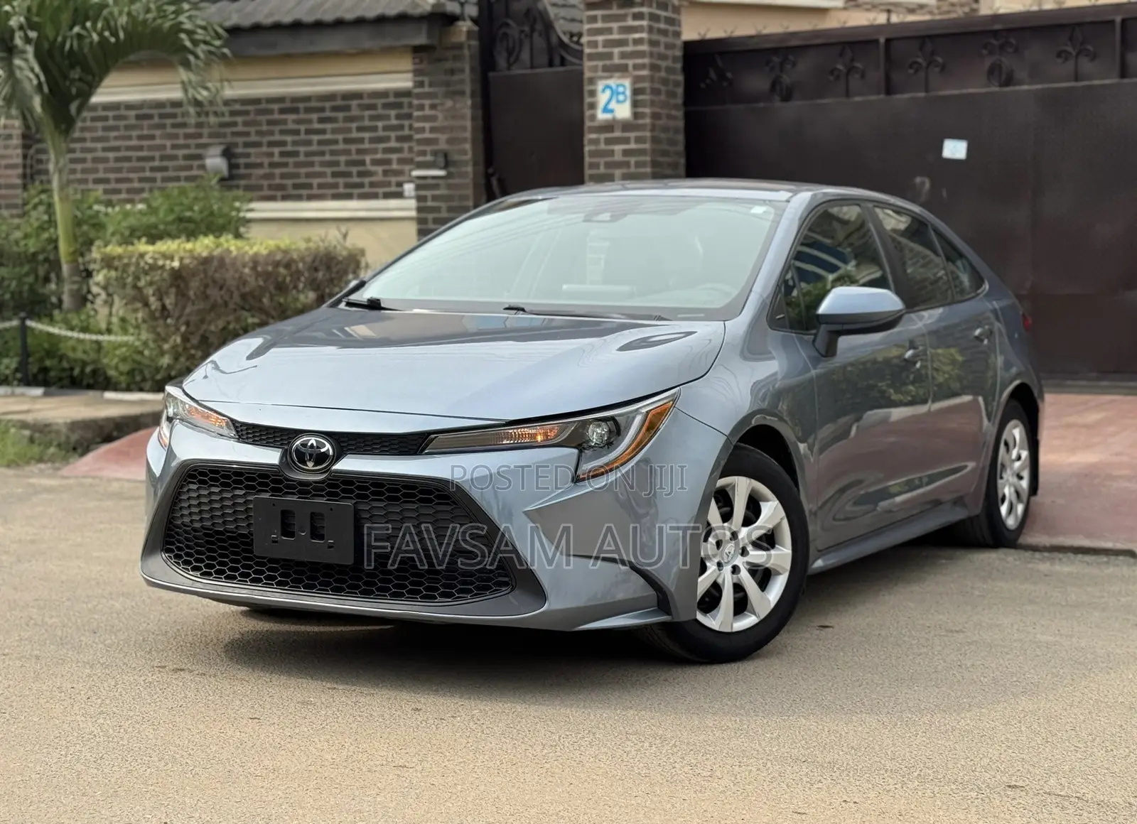 Toyota Corolla LE 2020 Blue