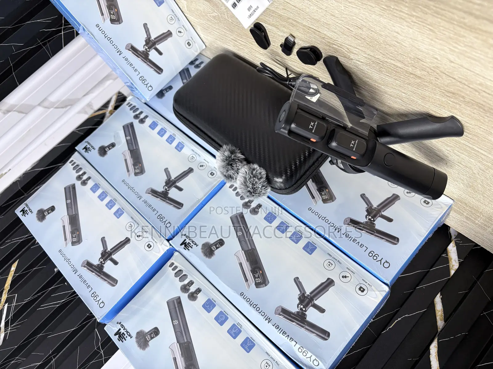 Qy99 Wireless Lavalier Microphone