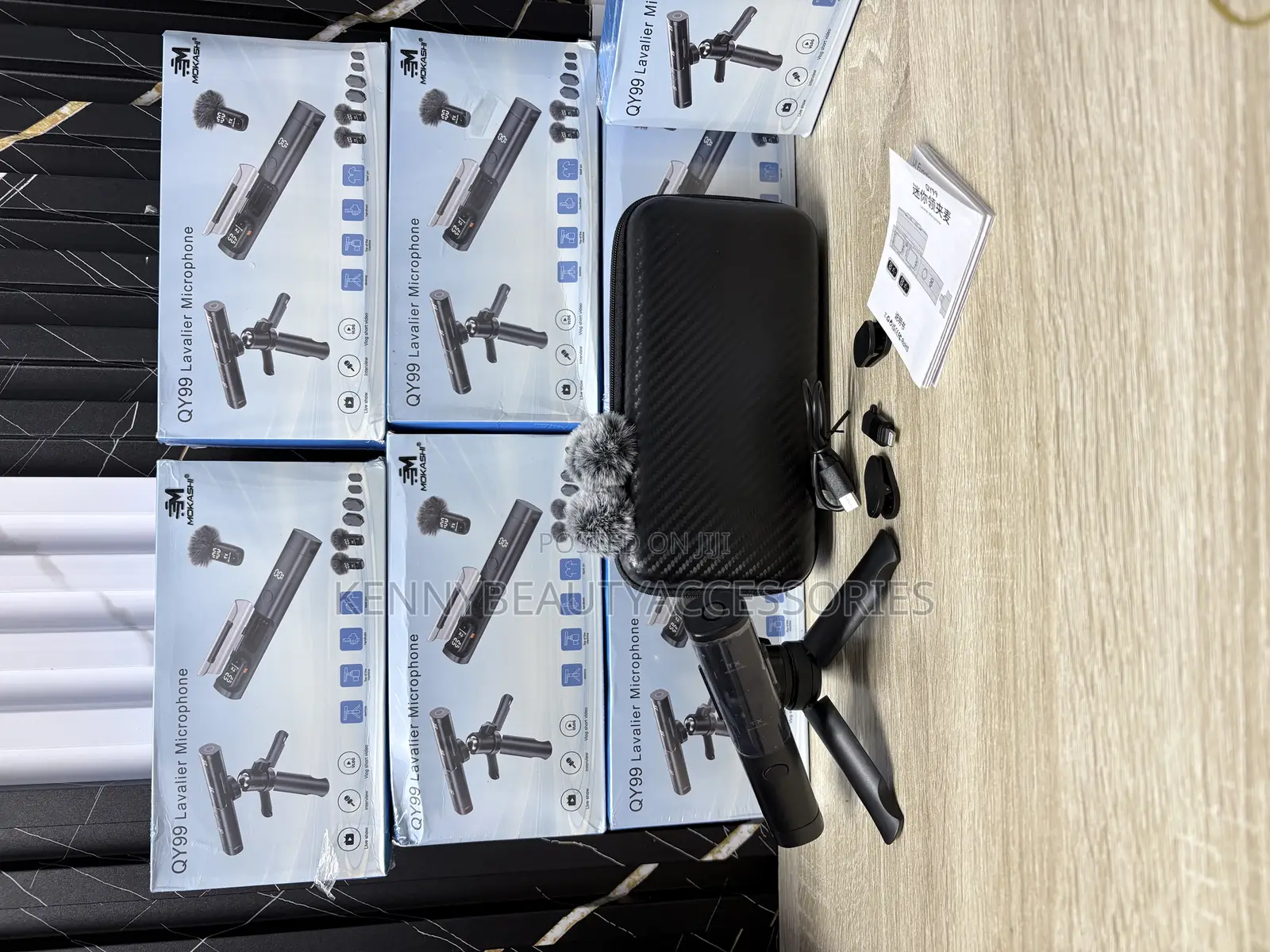 Qy99 Wireless Lavalier Microphone