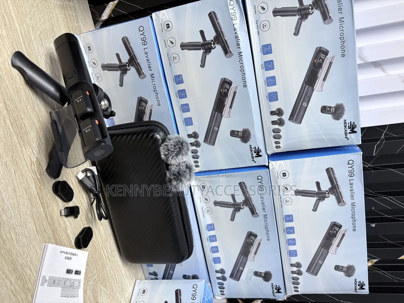 Qy99 Wireless Lavalier Microphone