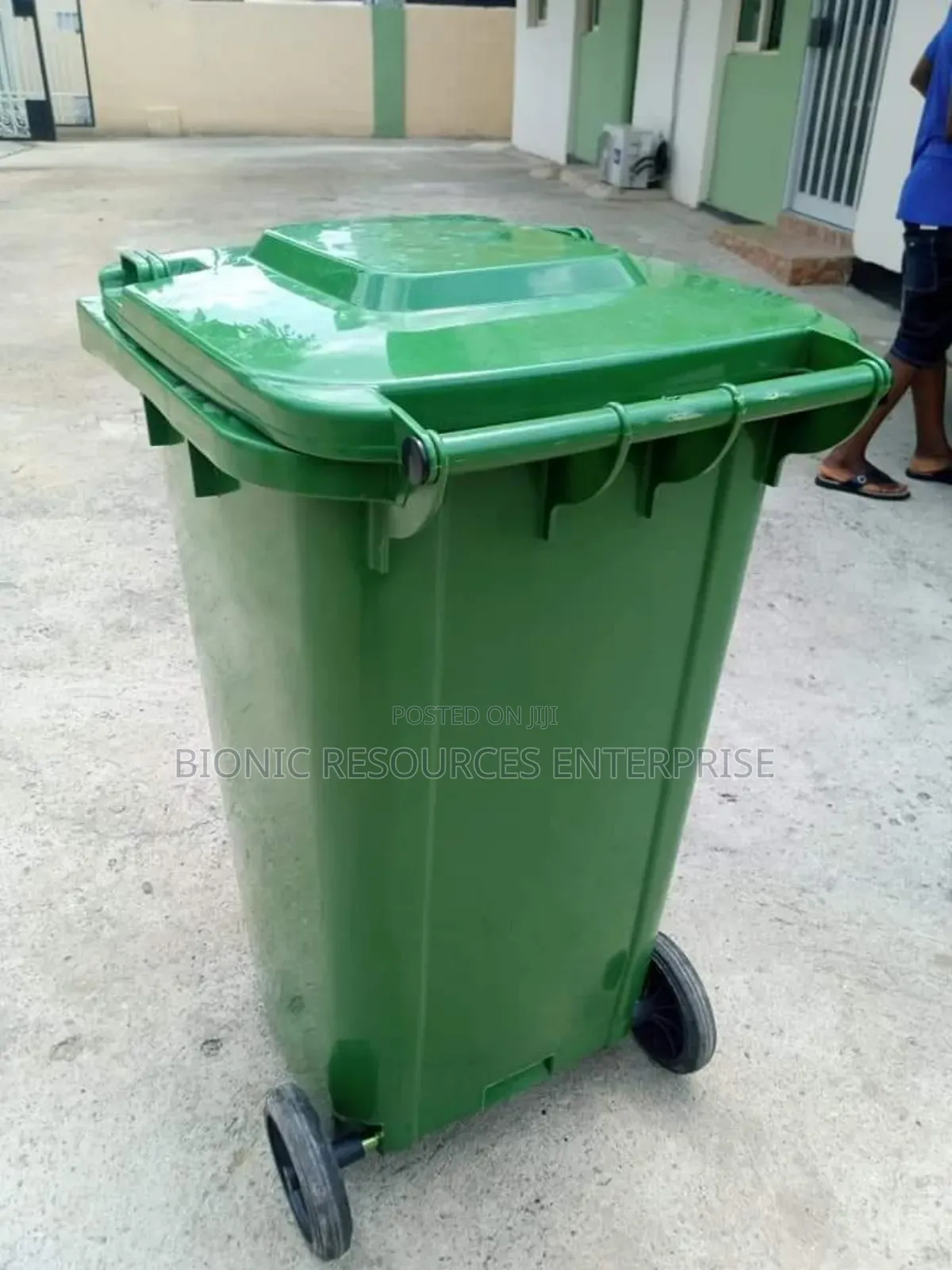 Wheeled Dustin Bucket 240 Liters