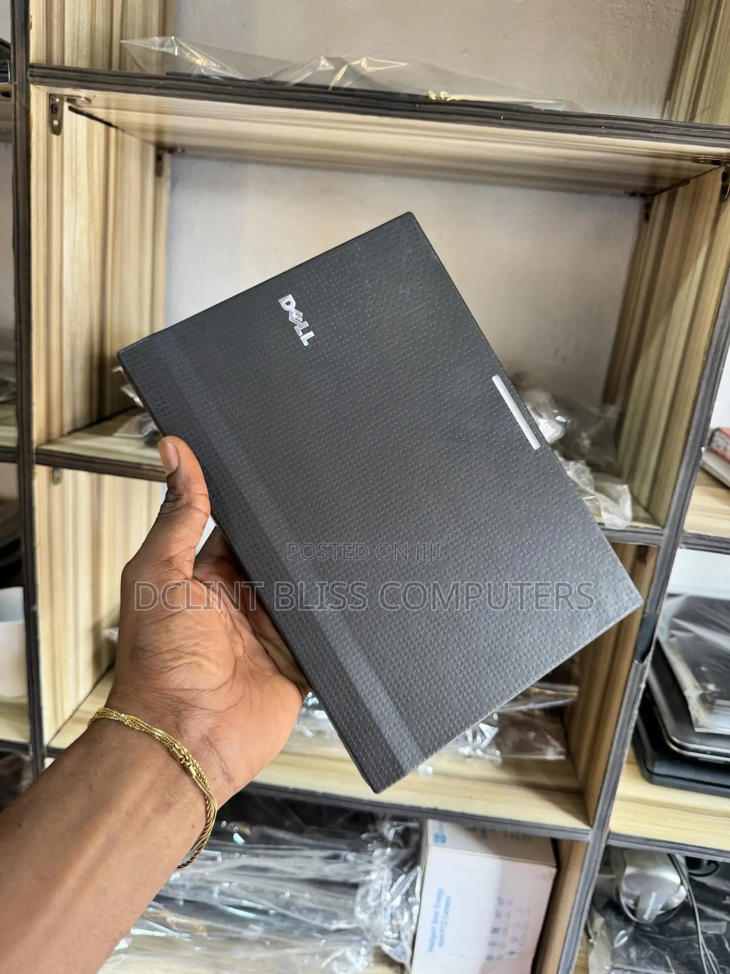 Laptop Dell Latitude 2100 2GB Intel Atom HDD 250GB