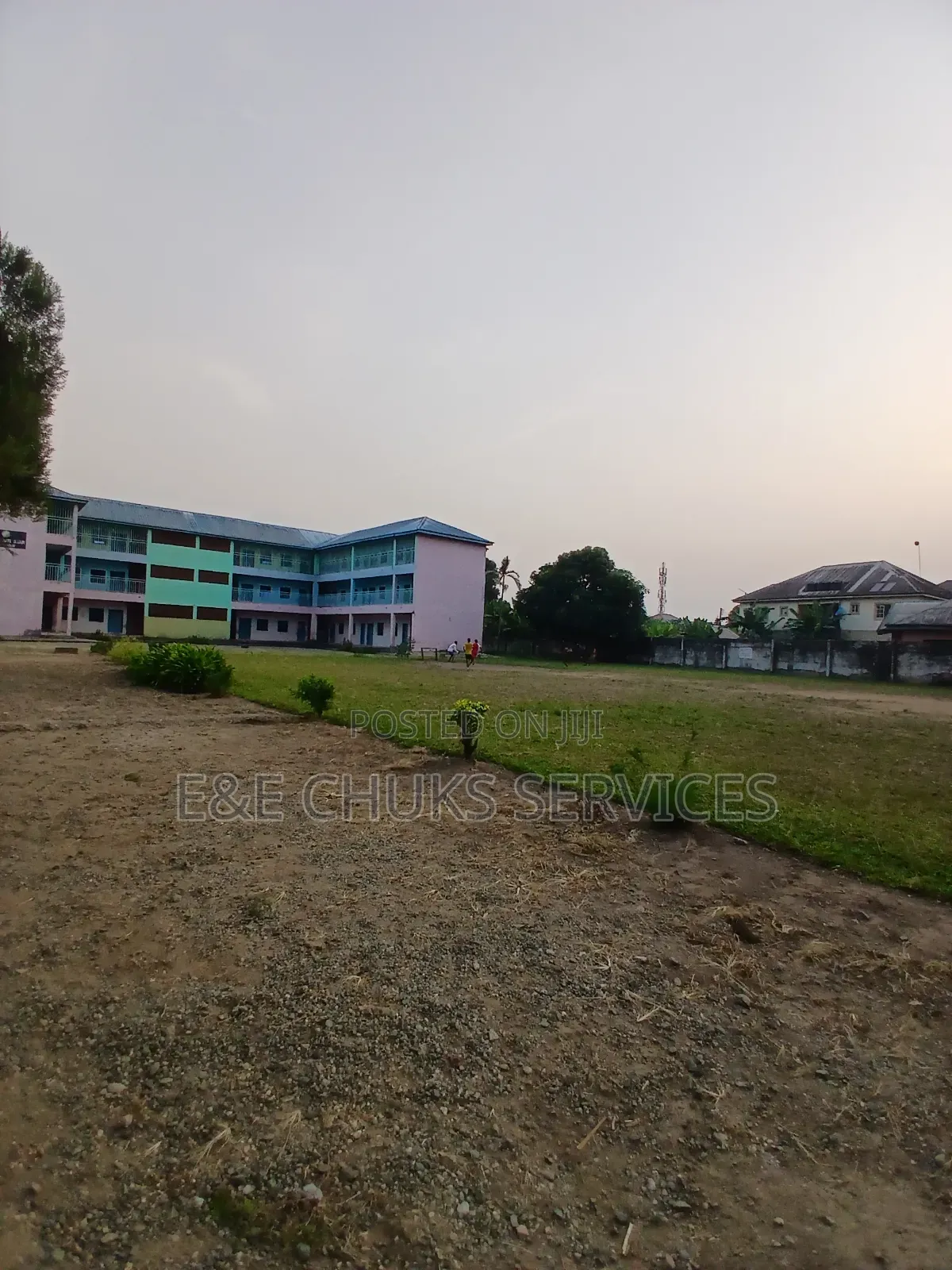 15 Plots of Lands With a Big School on It for Sale