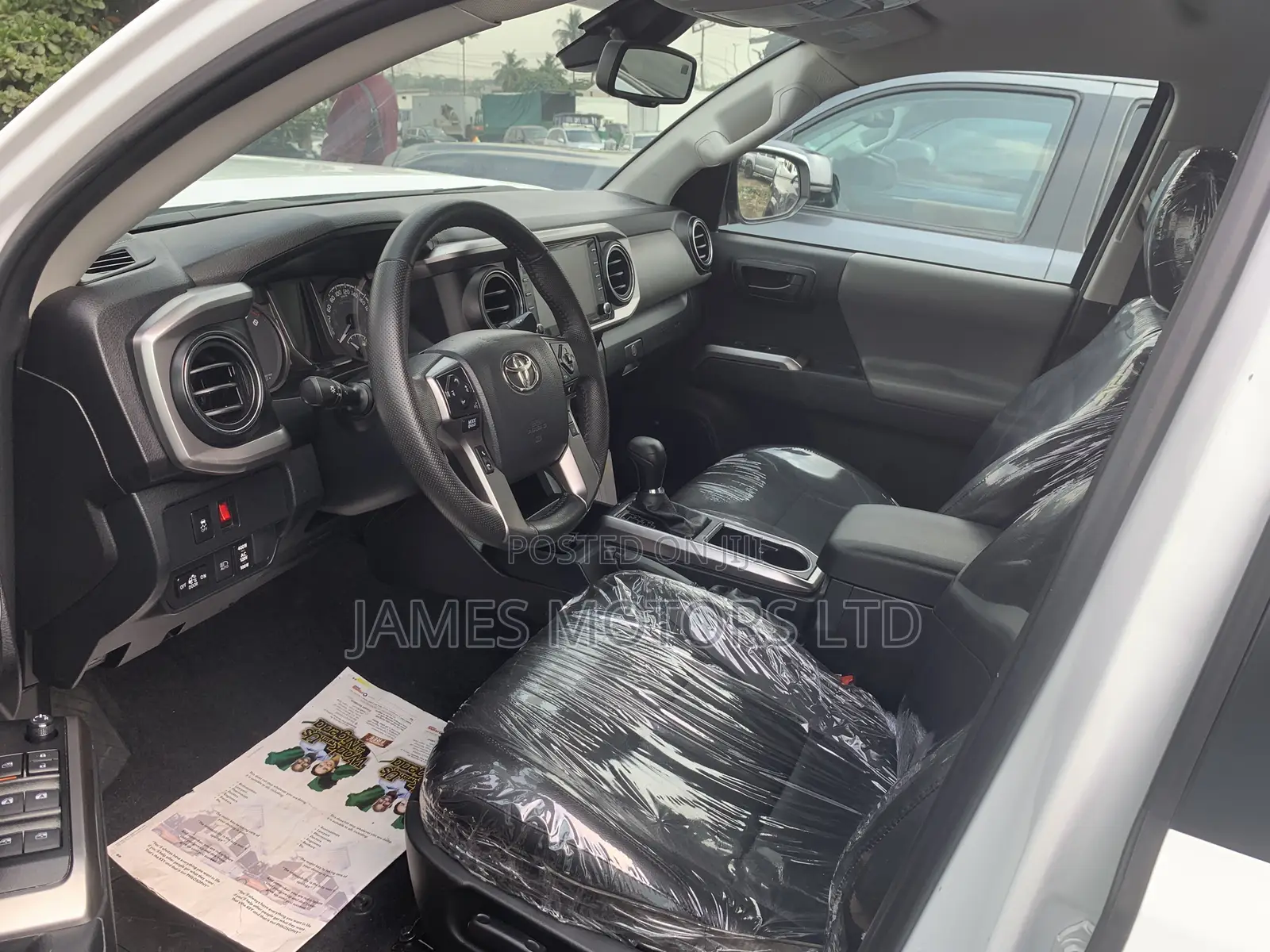 Toyota Tacoma 2023 White