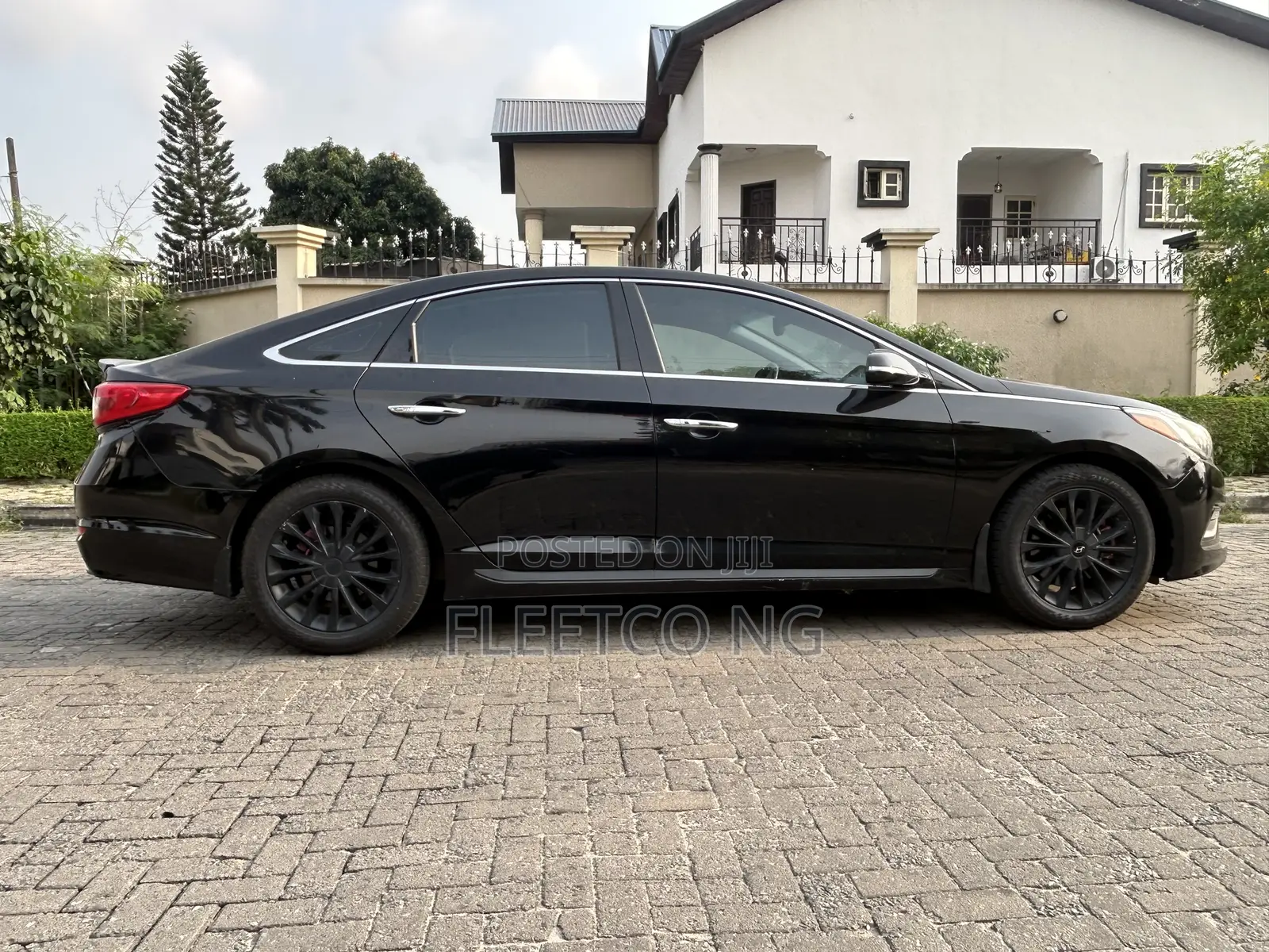 Hyundai Sonata Limited w/Brown Leather 4dr Sedan (2.4L 4cyl 6A) 2015