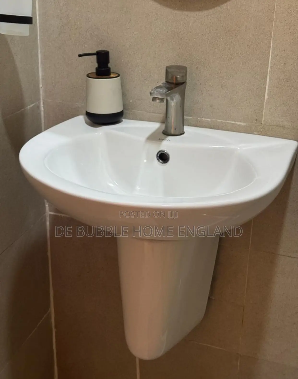 Wall Hung Basin With Pedestal