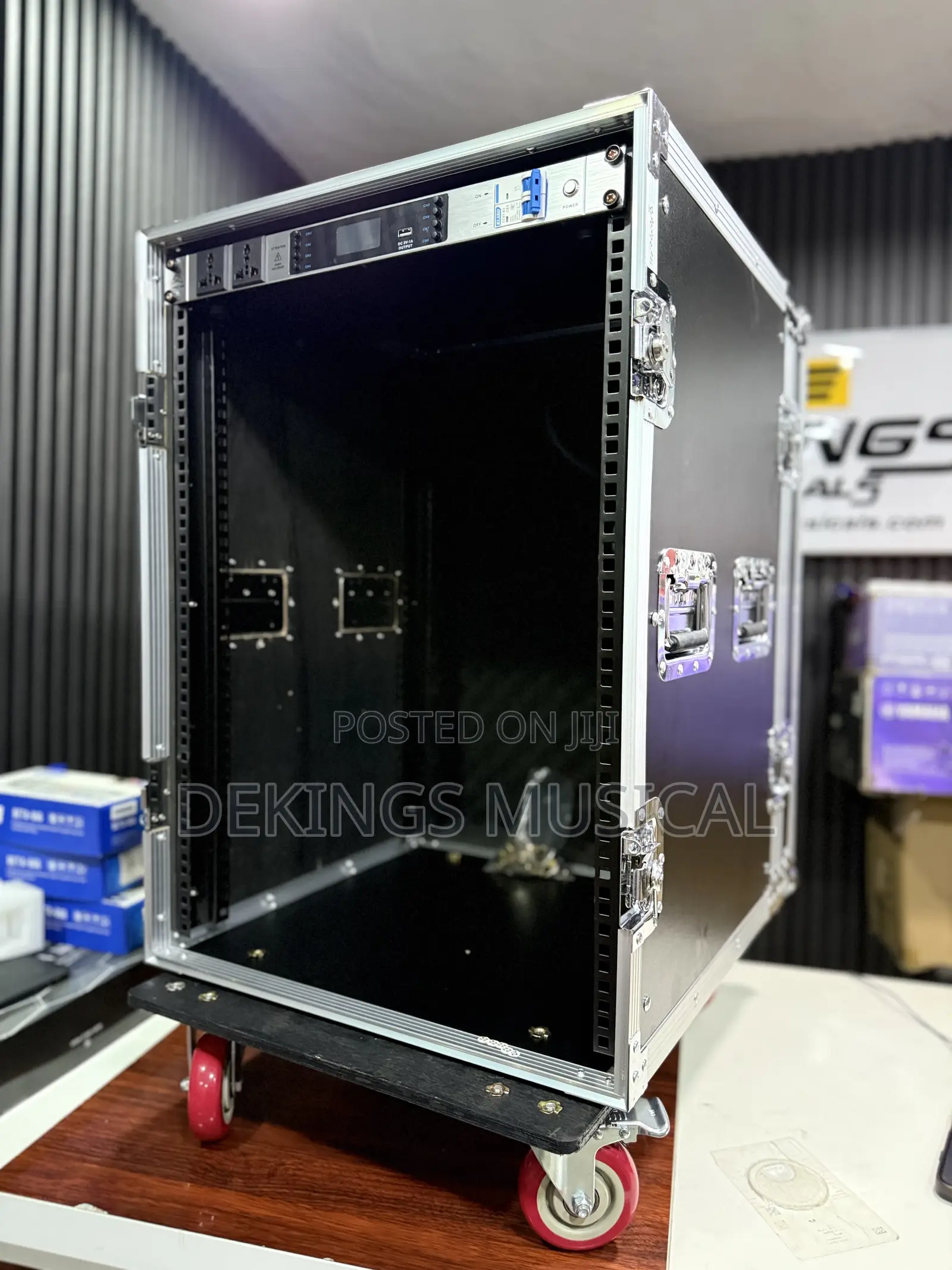 16units Amplifier Rack - 16u Closed Amp Rack
