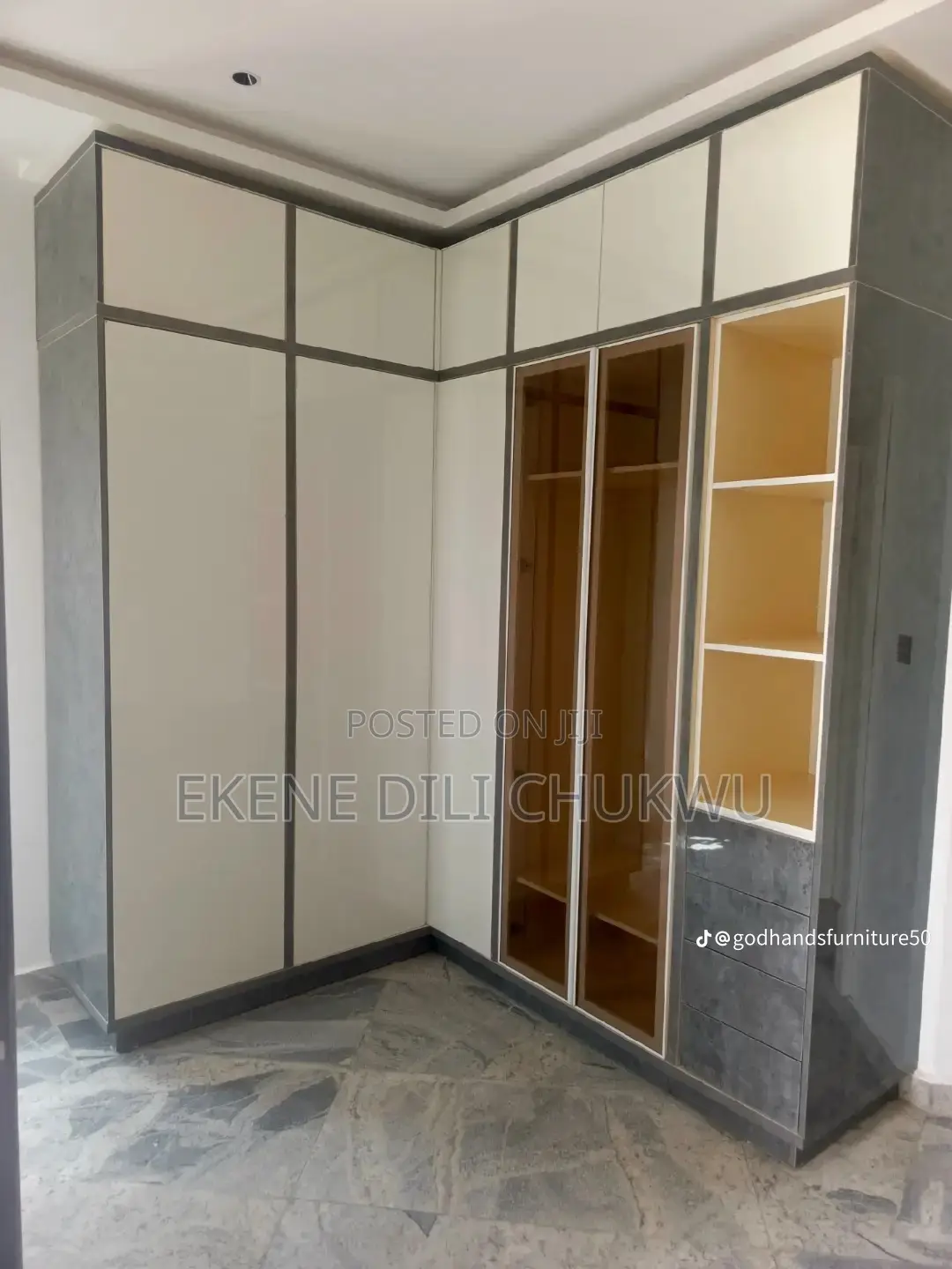 Luxury Full-Height Inbuilt Wardrobe With Glass Display Island Unit