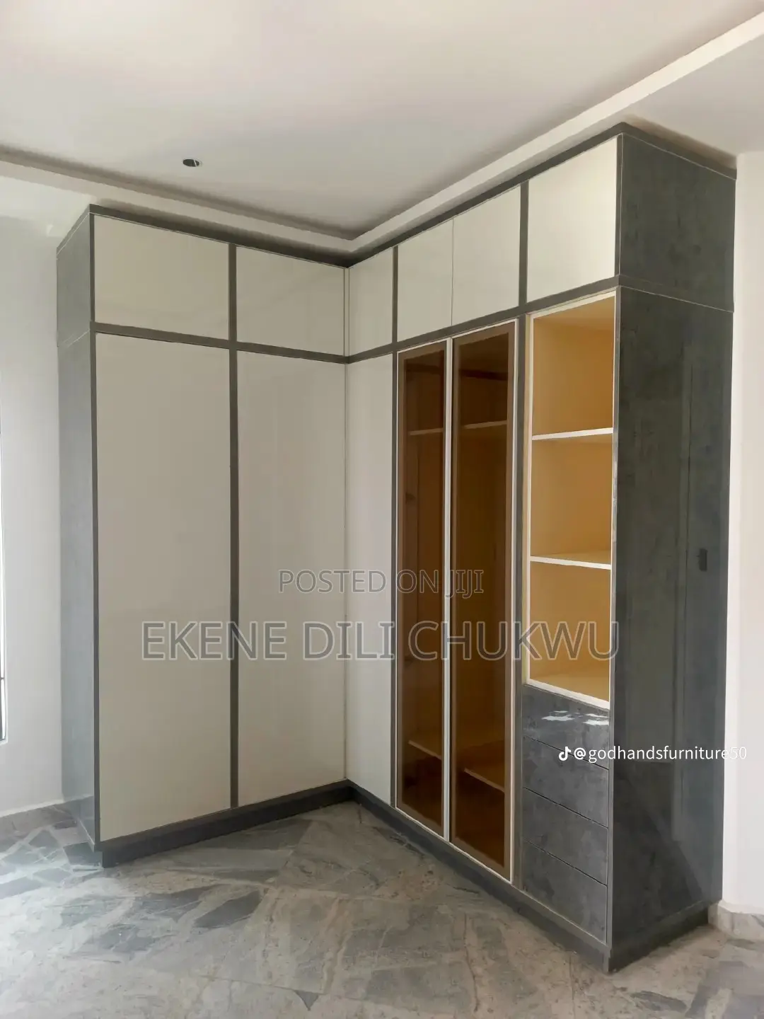 Luxury Full-Height Inbuilt Wardrobe With Glass Display Island Unit