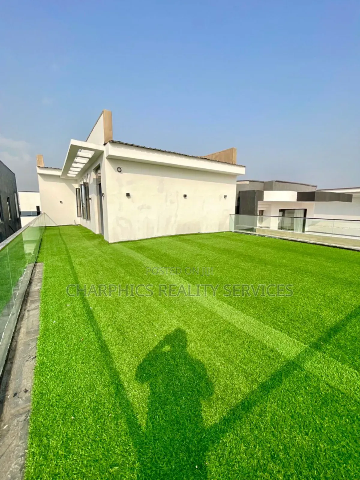 5bdrm Duplex in Lekki Phase 2 for sale
