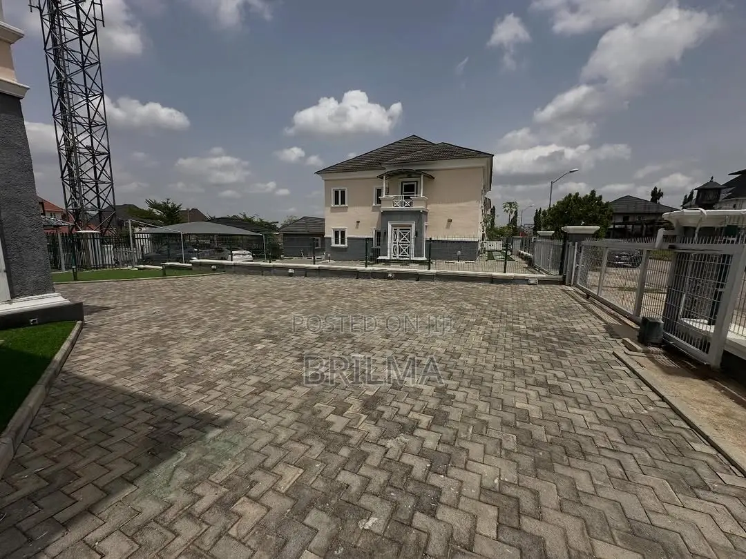 5bdrm Duplex in Life Camp for sale