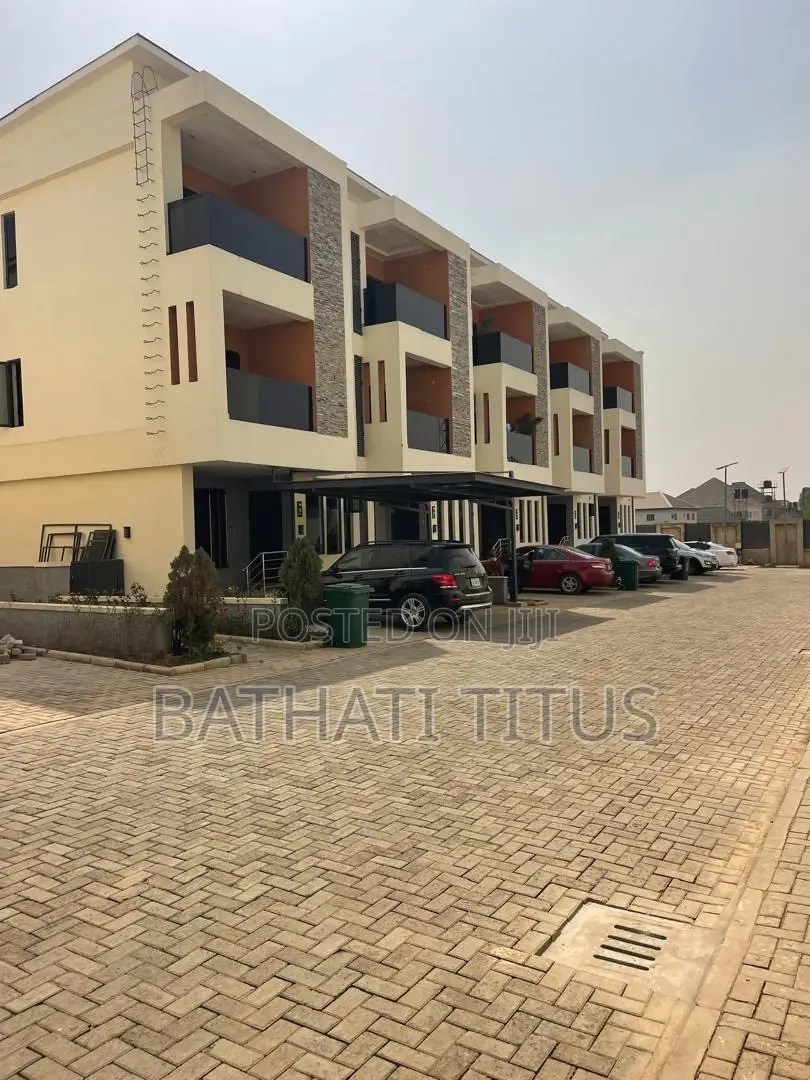 4bdrm Duplex in Life Camp for sale