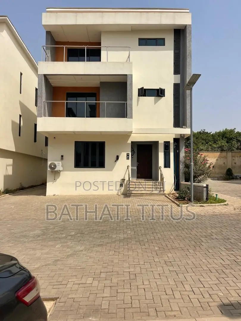 4bdrm Duplex in Life Camp for rent