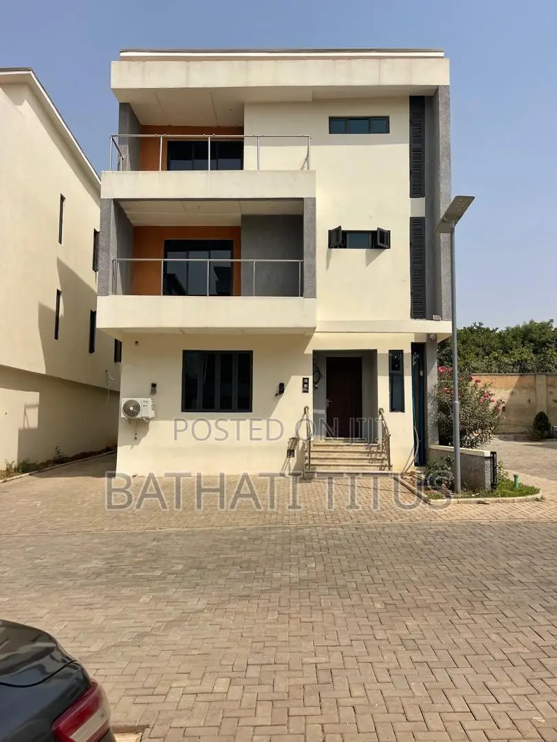 4bdrm Duplex in Life Camp for rent