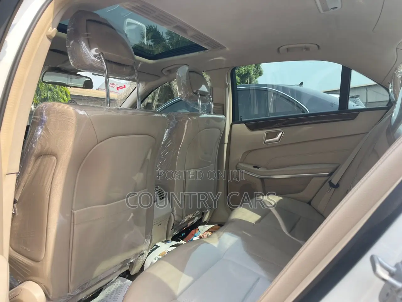 Mercedes-Benz E350 Base 4Matic Sedan AWD (3.5L 6cyl 7A) 2015 Off white
