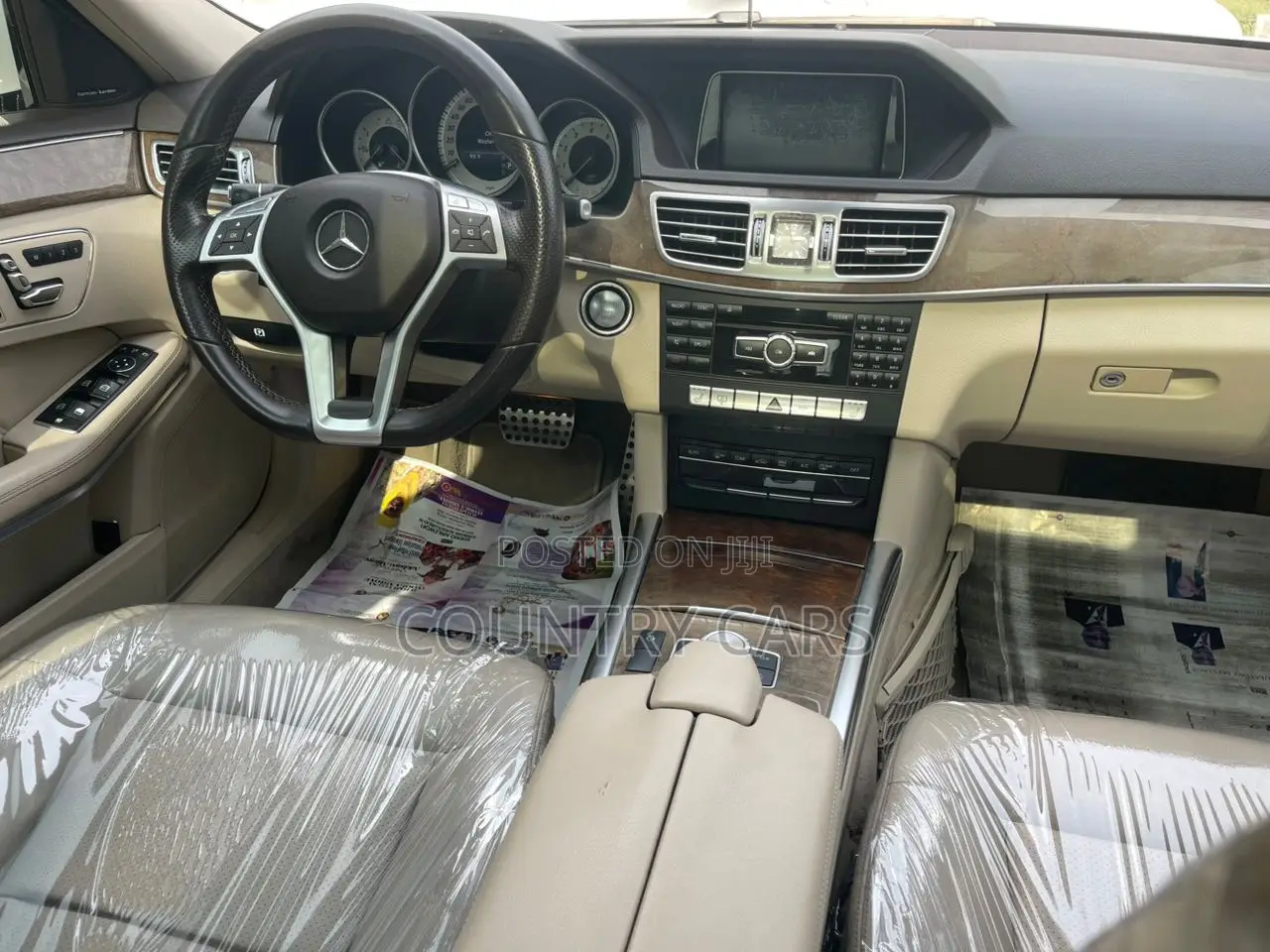 Mercedes-Benz E350 Base 4Matic Sedan AWD (3.5L 6cyl 7A) 2015 Off white