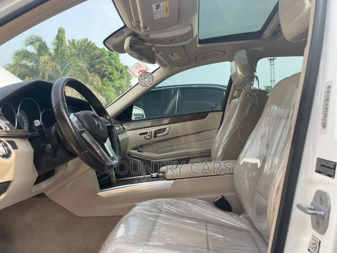 Mercedes-Benz E350 Base 4Matic Sedan AWD (3.5L 6cyl 7A) 2015 Off white