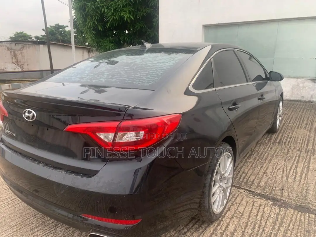 Hyundai Sonata Sport 2.0T Sedan FWD (2.0L 4cyl 6A) 2017 Black