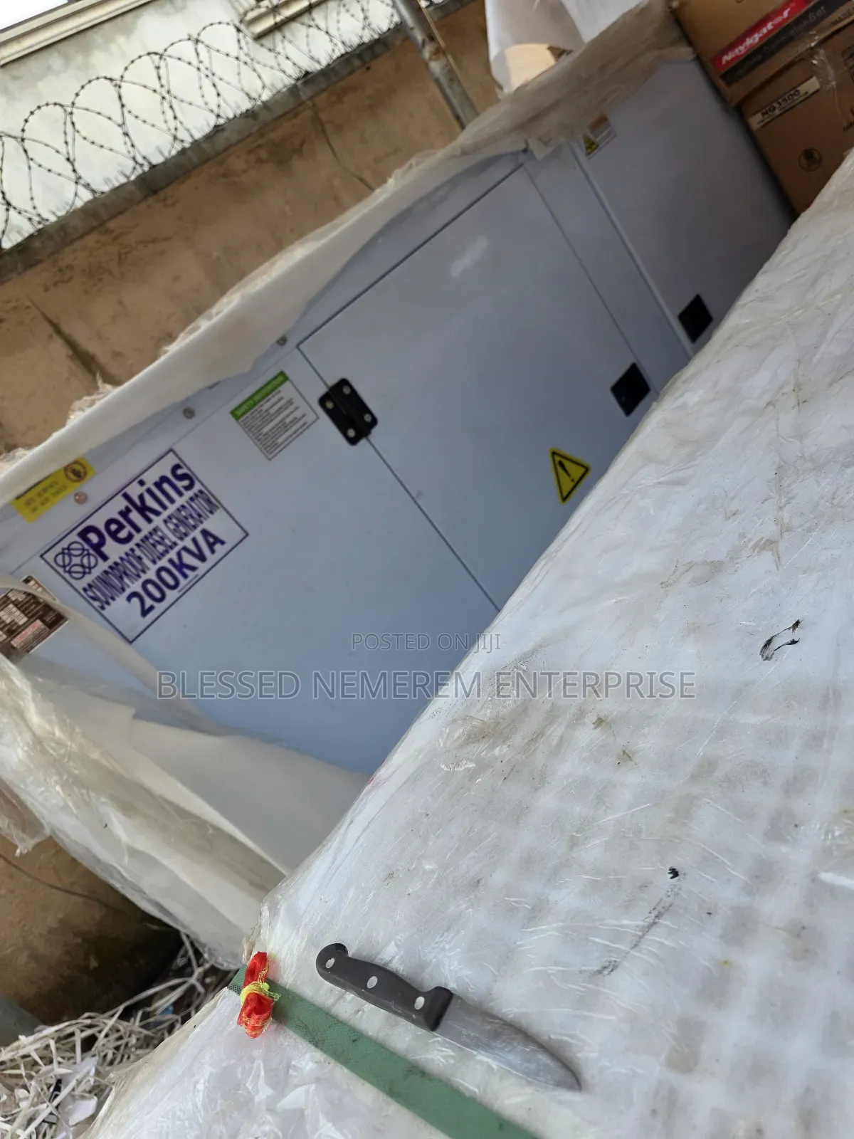 Original Perkins Diesel Soundproof Gen 2years Wty Sp200kva