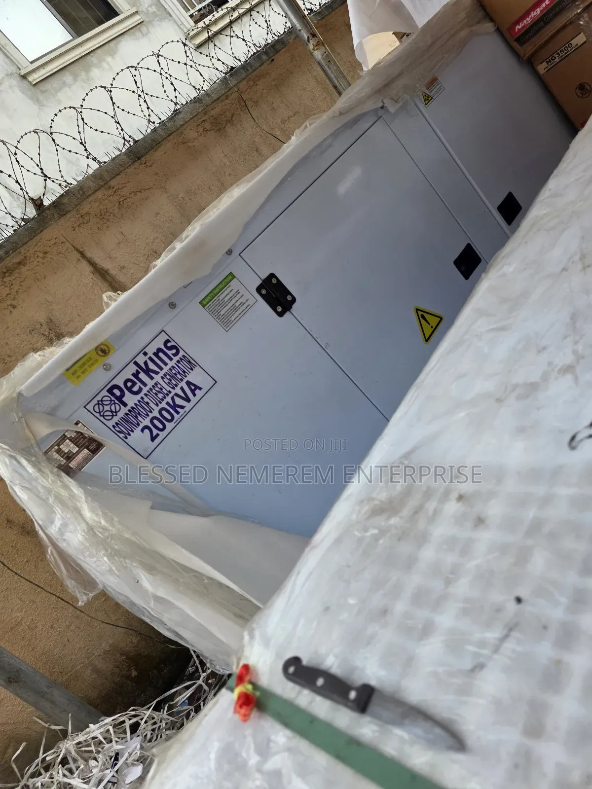 Original Perkins Diesel Soundproof Gen 2years Wty Sp200kva