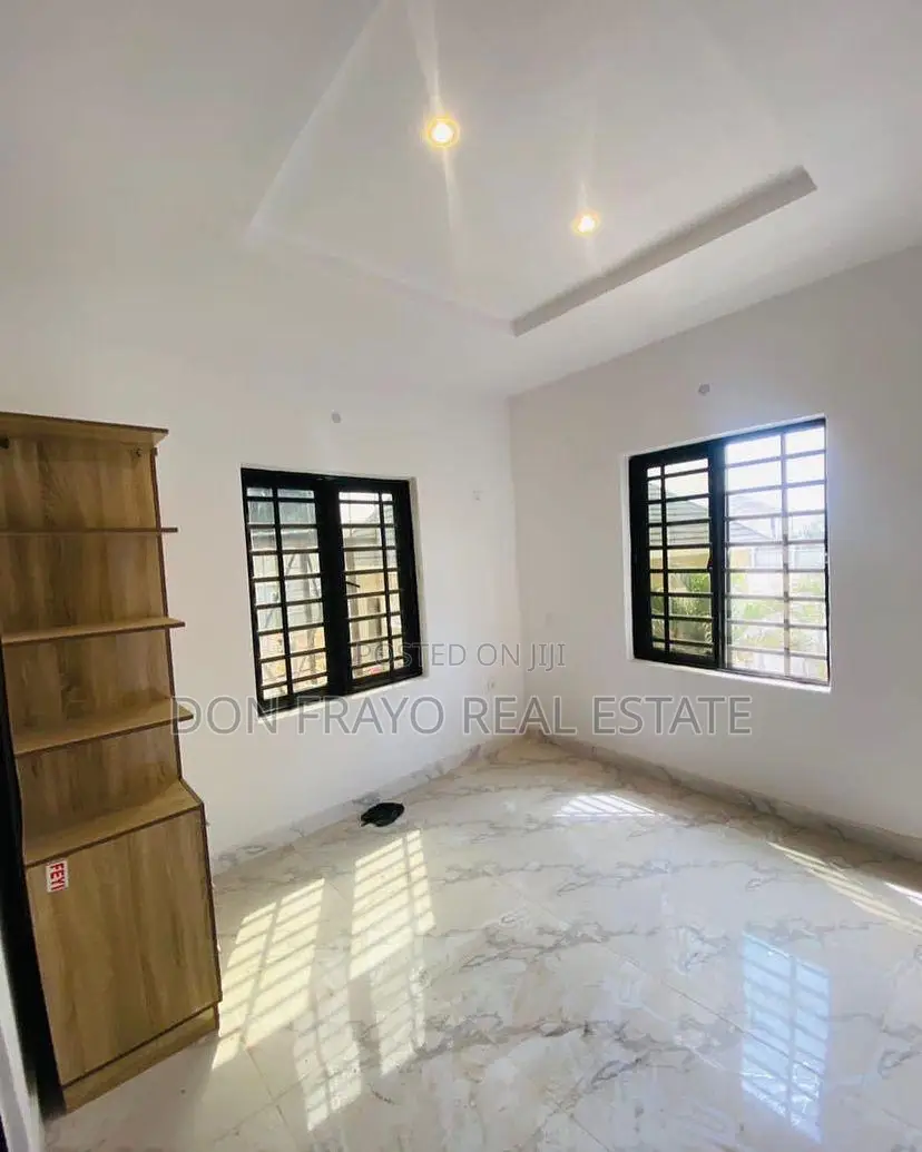 4bdrm Duplex in Kolapo Ishola Gra, Akobo for sale