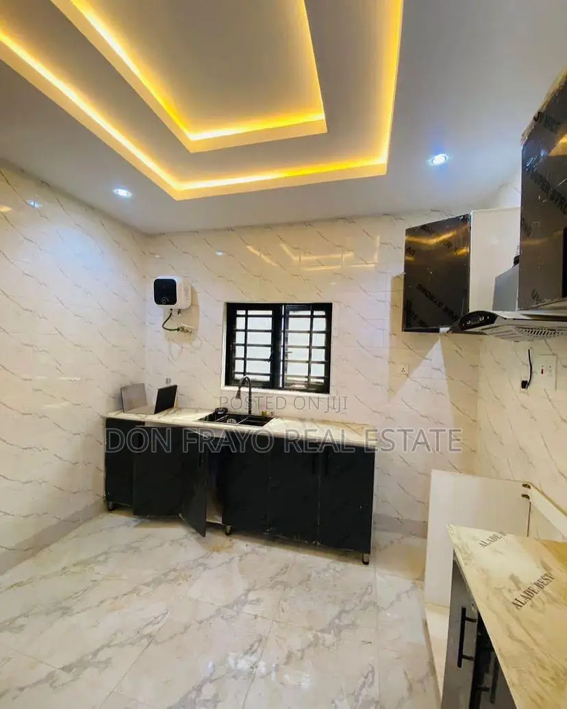 4bdrm Duplex in Kolapo Ishola Gra, Akobo for sale