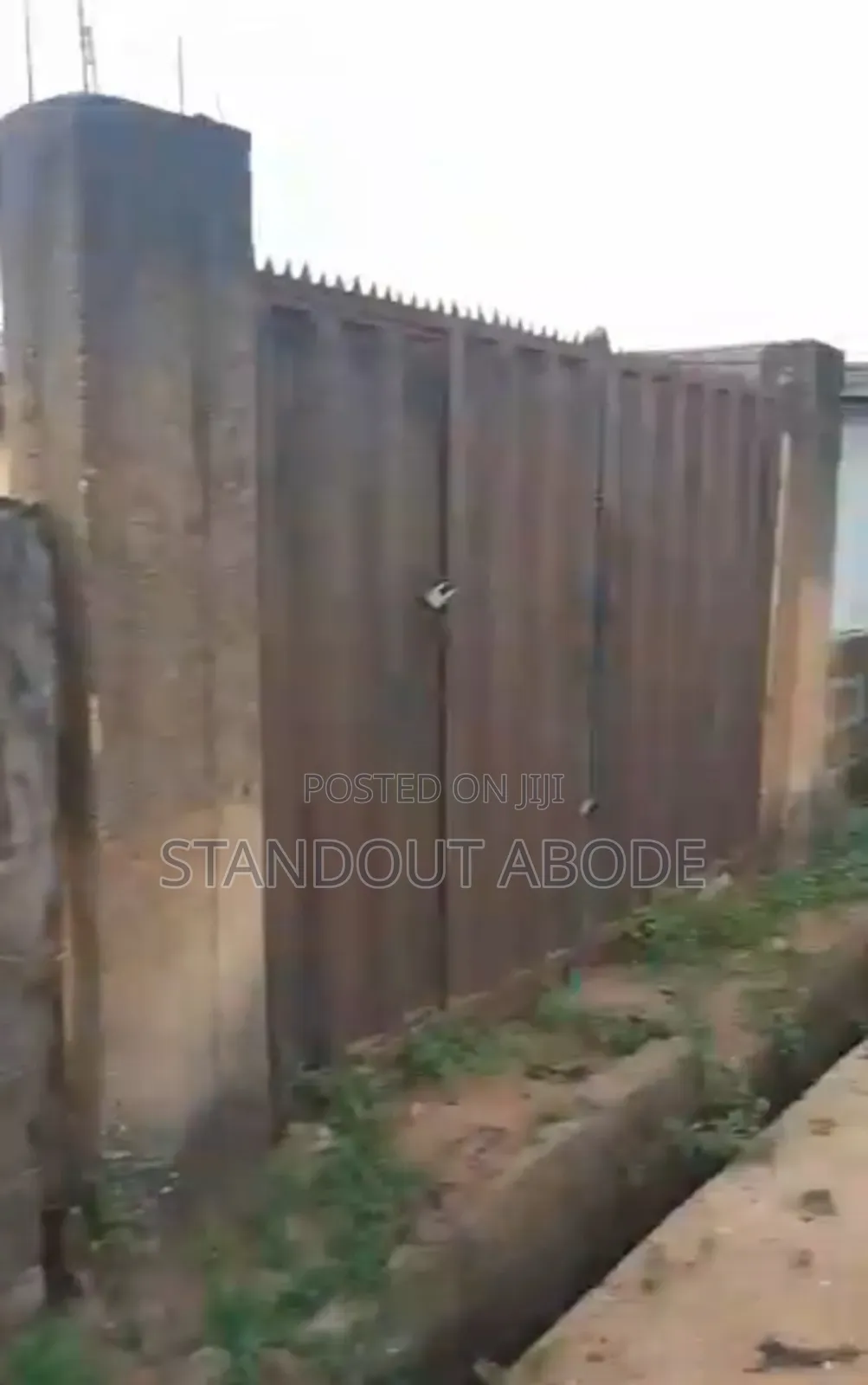 4bdrm Bungalow in Lasustech First Gate for sale