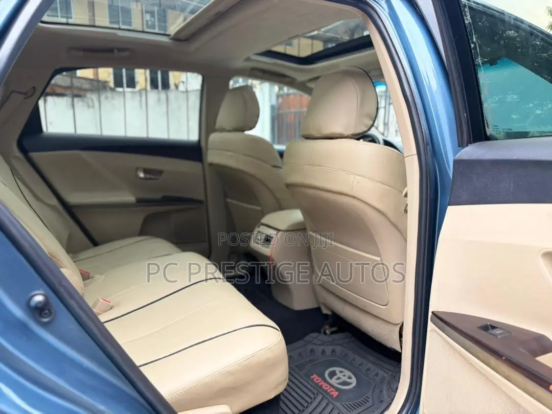 Toyota Venza AWD 2010 Blue