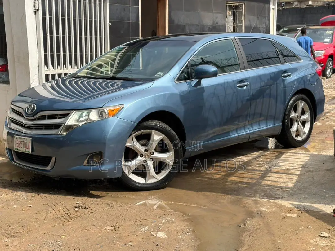 Toyota Venza AWD 2010 Blue