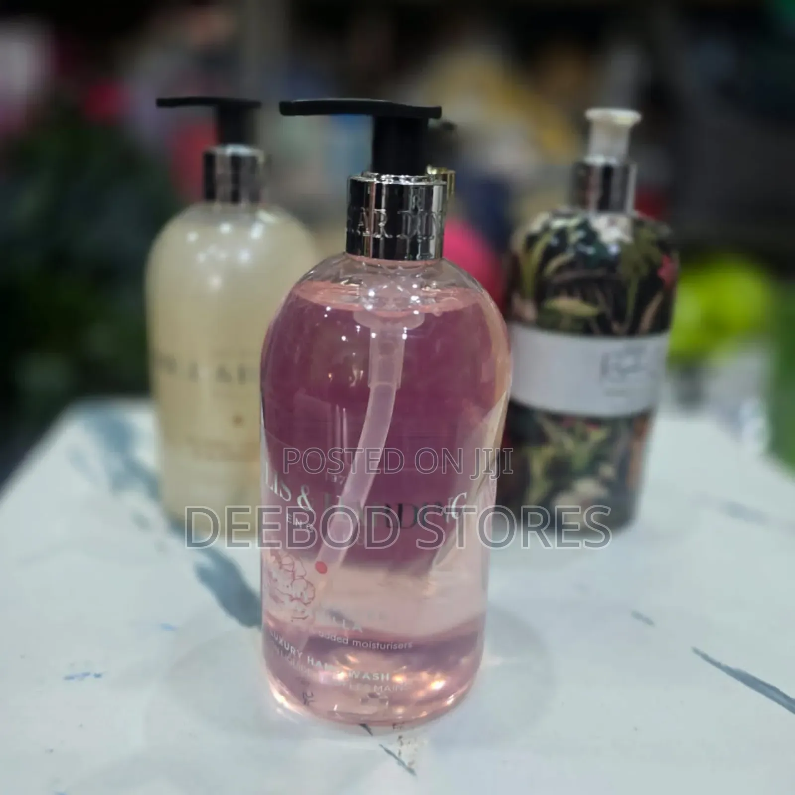 Baylis Harding
Luxury Hand Wash
Peony, Lychee Vanilla
500ml