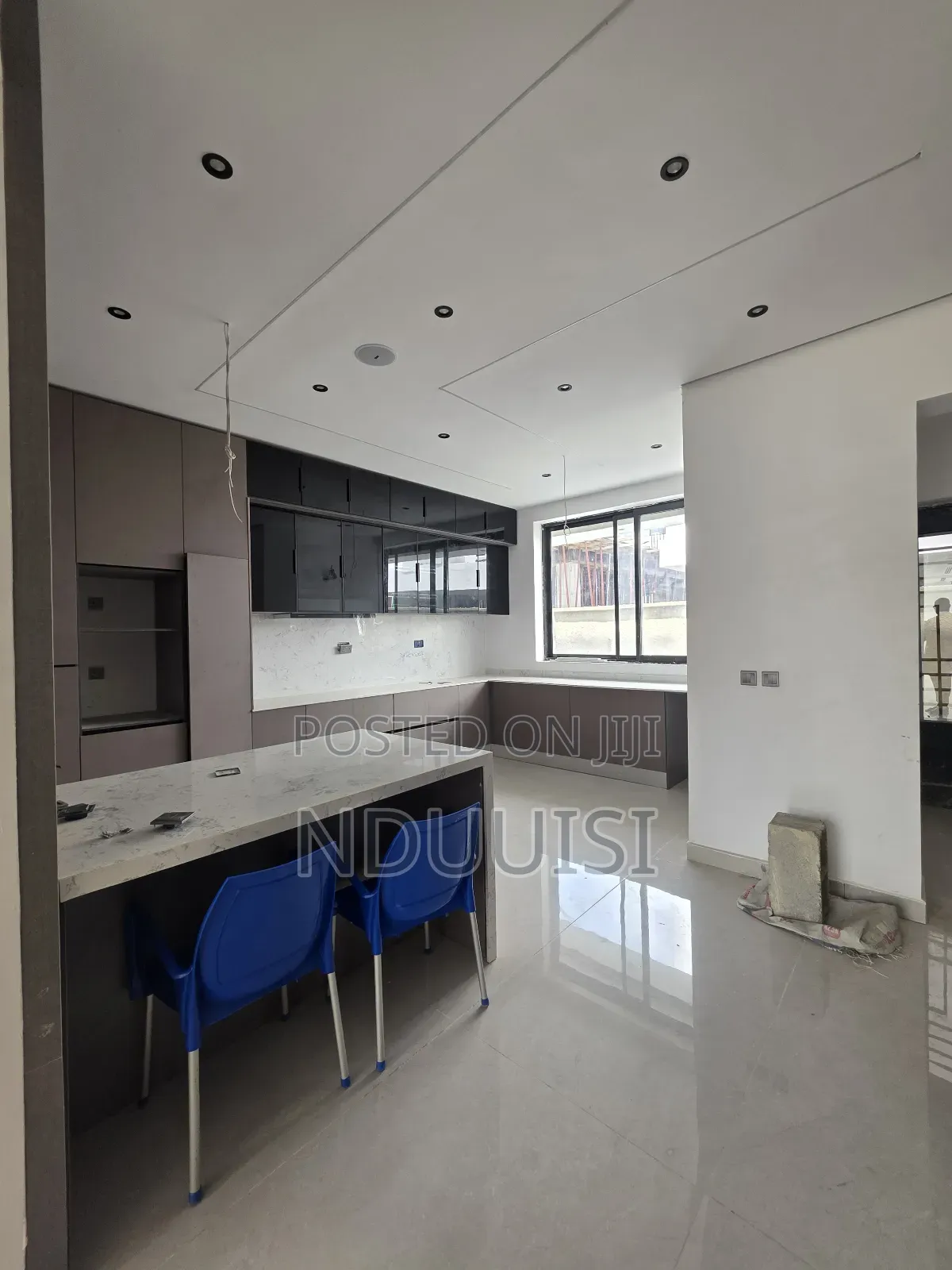 5bdrm Duplex in Lekki Phase 1 for sale