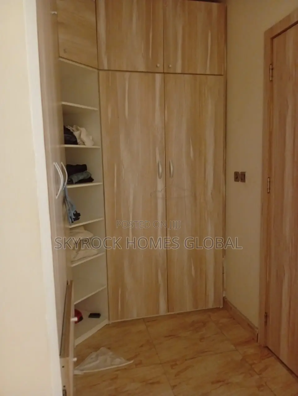 4bdrm Duplex in Chevron for rent